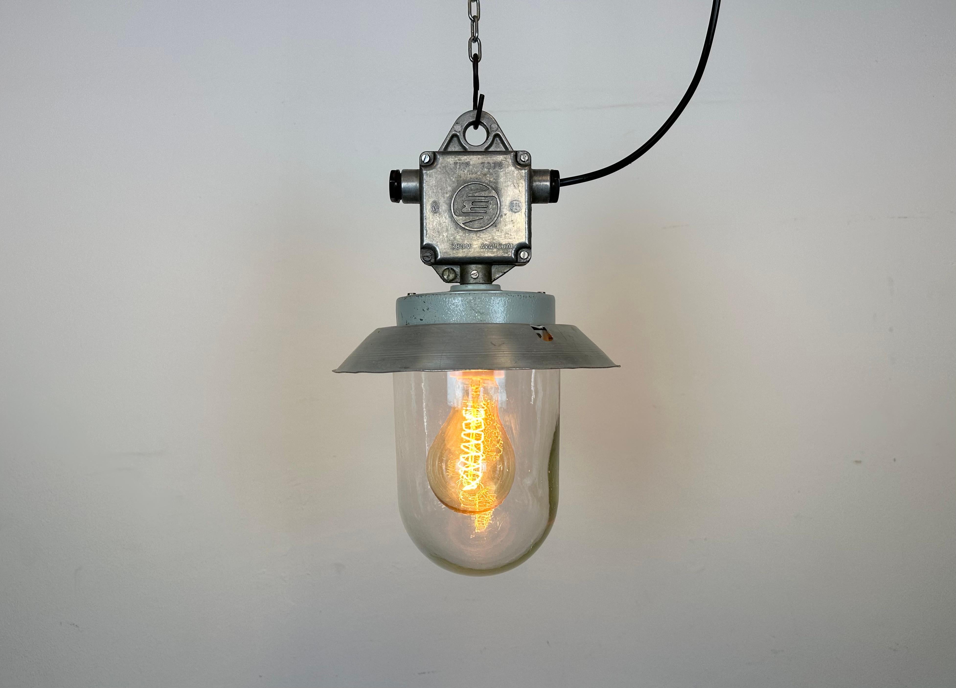 Industrial Aluminium Light with Clear Glass Cover from Elektrosvit, 1970s For Sale 4