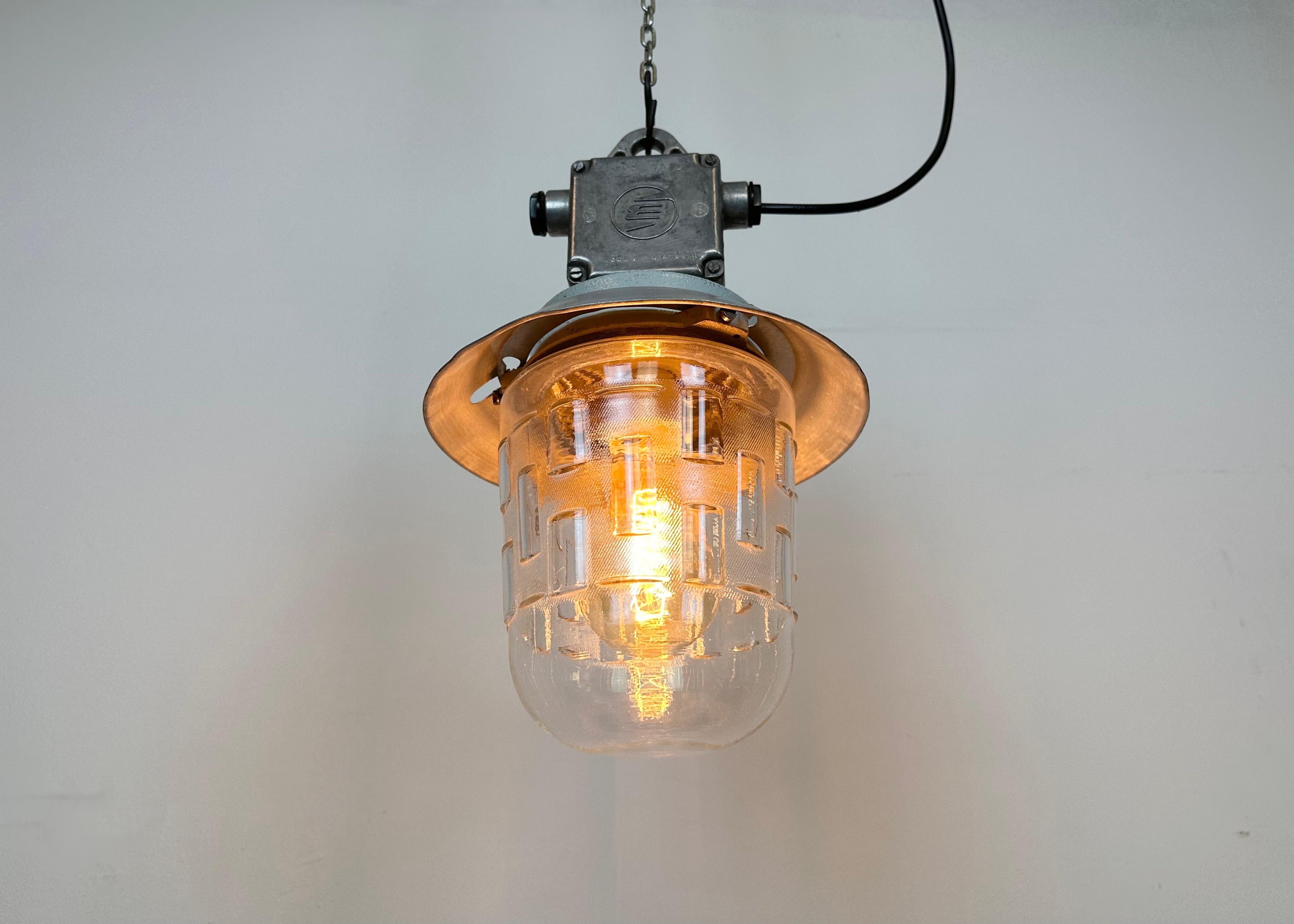 Industrial Aluminium Light with Glass Cover from Elektrosvit, 1970s For Sale 3