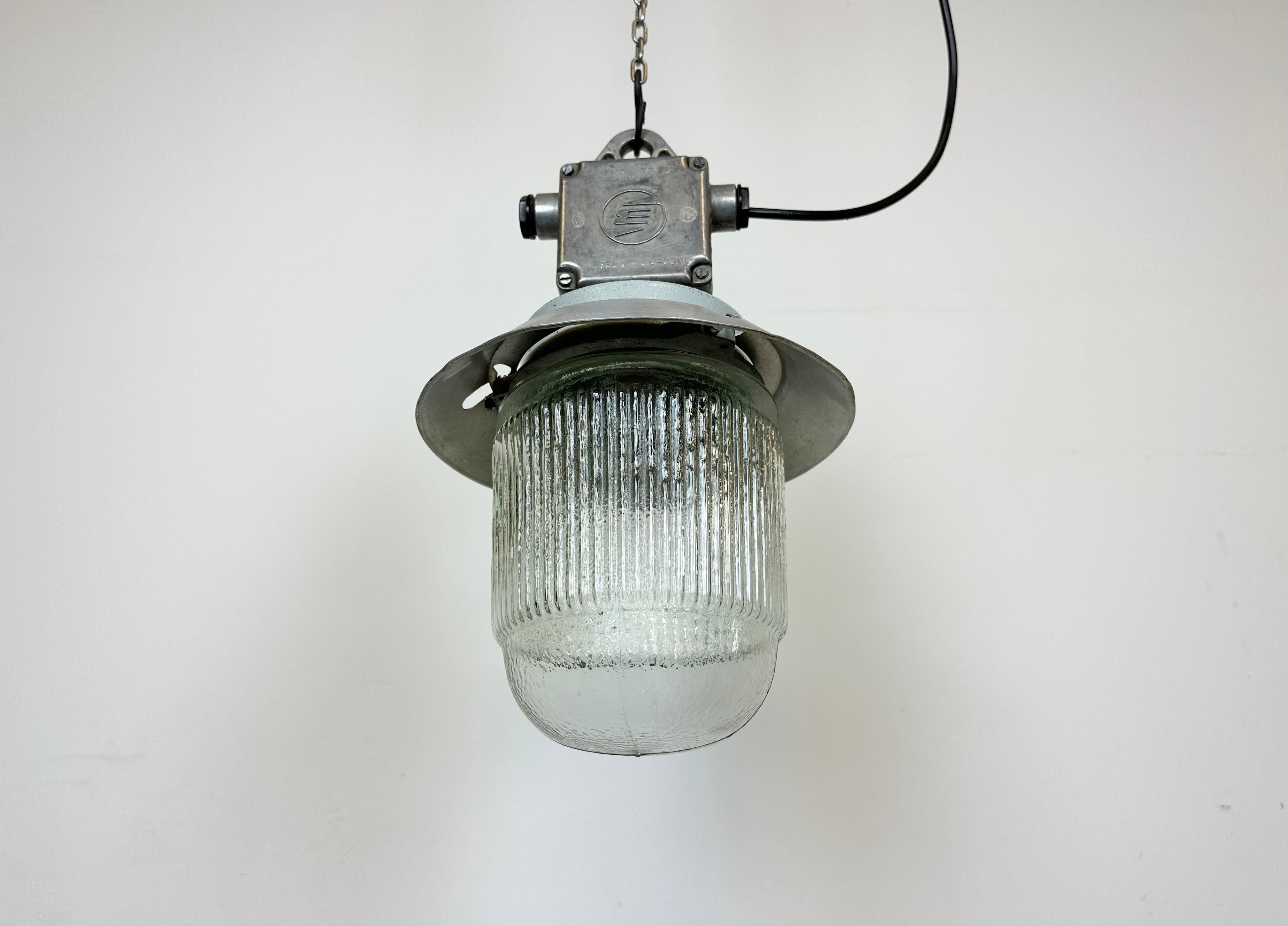 Industrial Aluminium Light with Glass Cover from Elektrosvit, 1970s For Sale 4