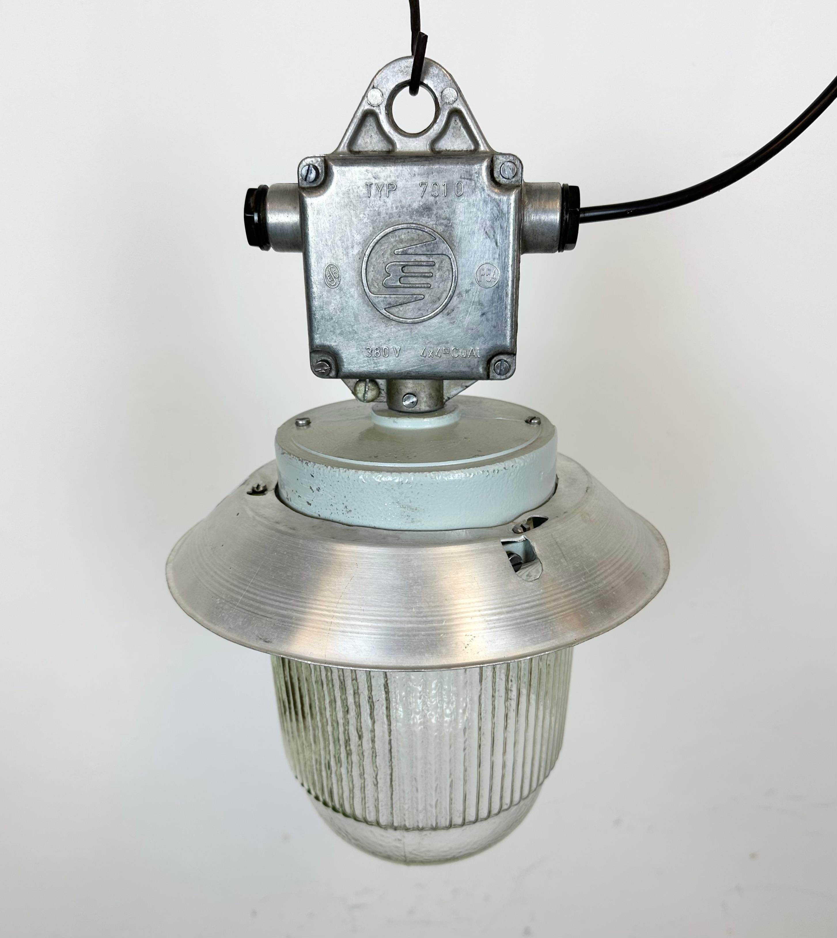 Industrial Aluminium Light with Glass Cover from Elektrosvit, 1970s For Sale 3