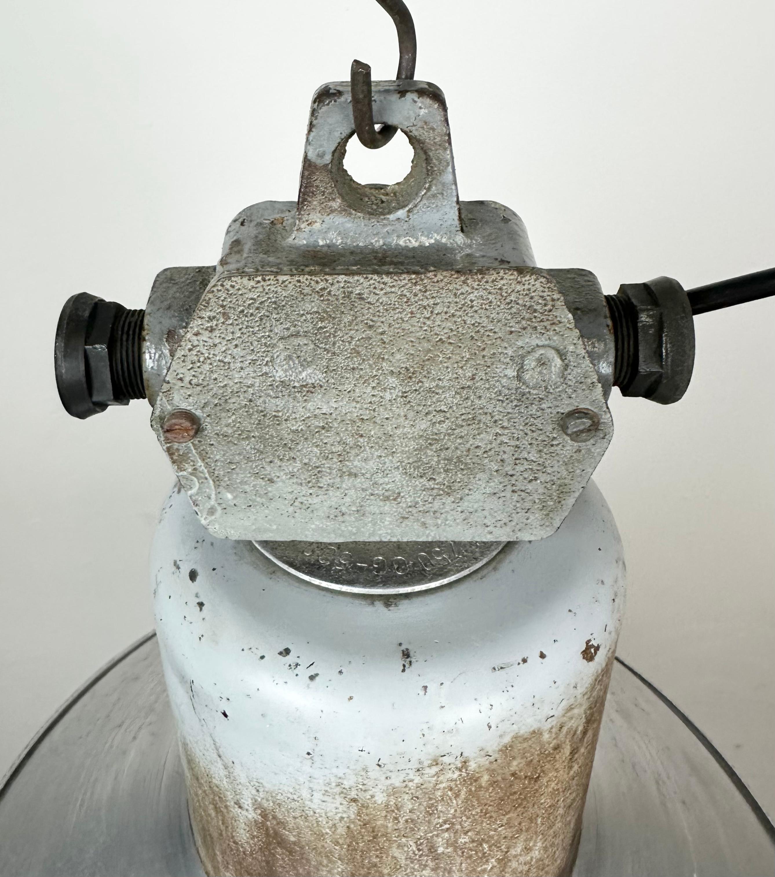 Industrial Aluminium Pendant Lamp from Polam Wilkasy, 1960s For Sale 3