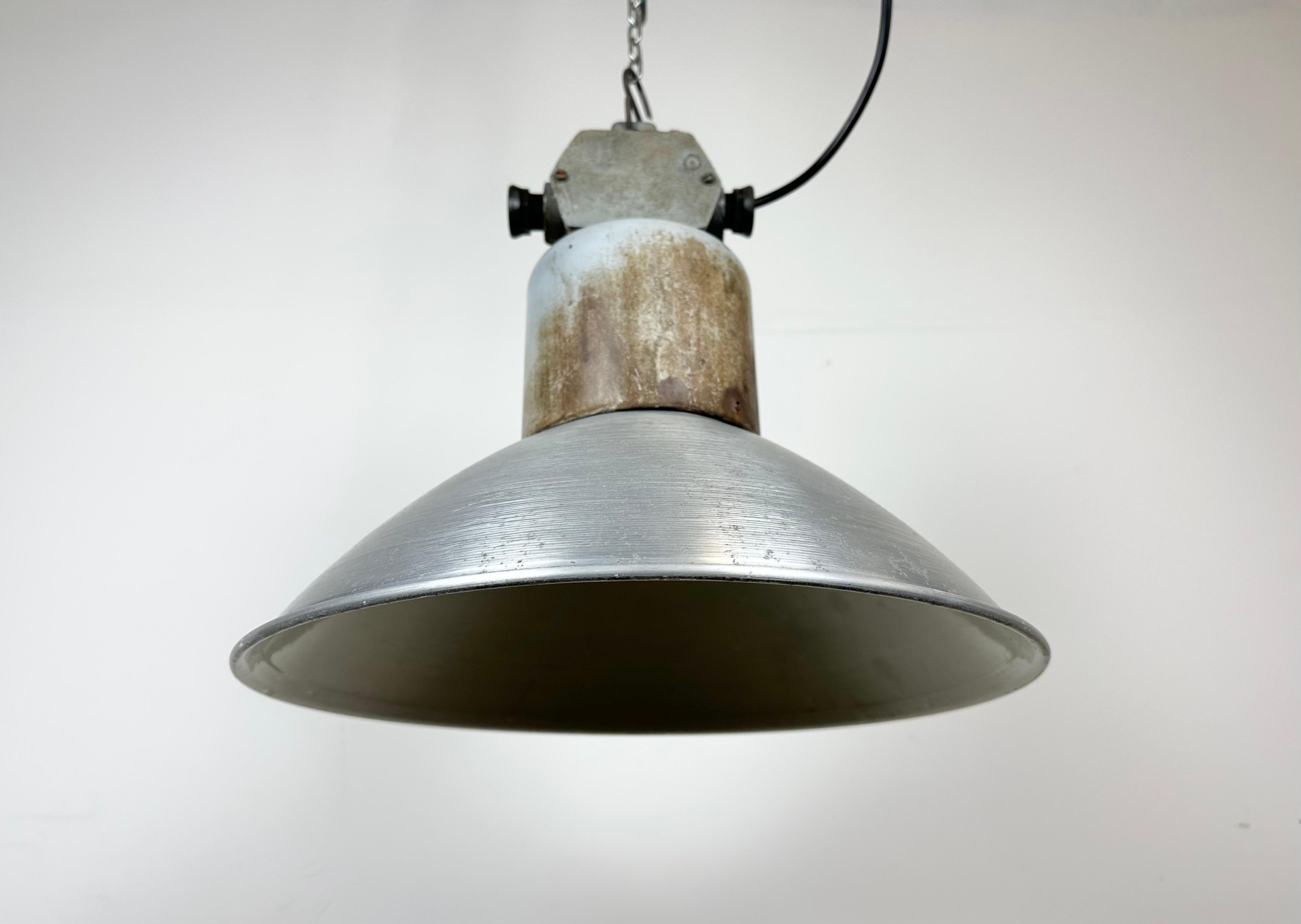 Industrial Aluminium Pendant Lamp from Polam Wilkasy, 1960s For Sale 4