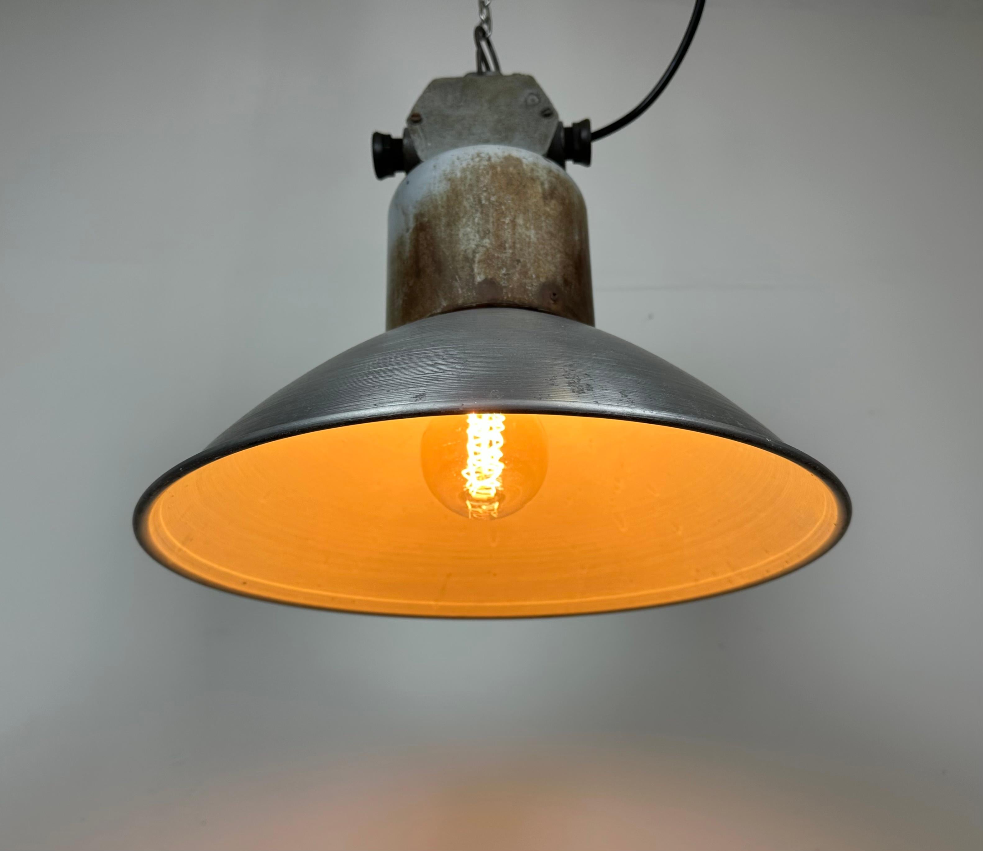 Industrial Aluminium Pendant Lamp from Polam Wilkasy, 1960s For Sale 6