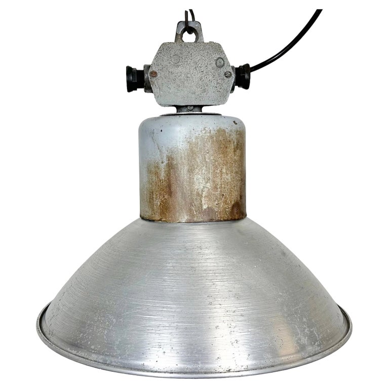 Grande suspension dorée de Carl Thore pour Granhaga Metall. Suède années 1970