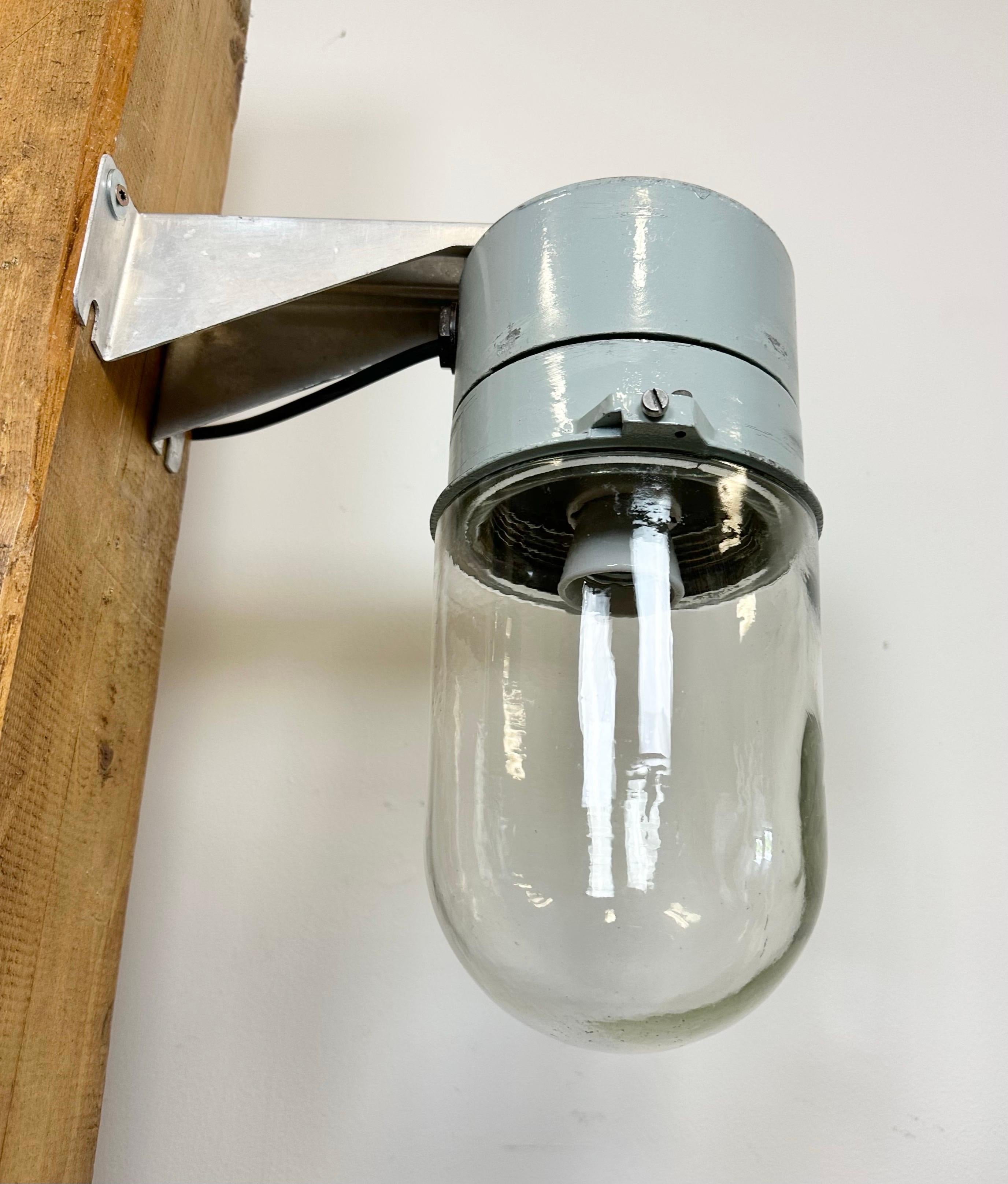 Industrial Aluminium Wall Light with Clear Glass from Elektrosvit, 1970s For Sale 6