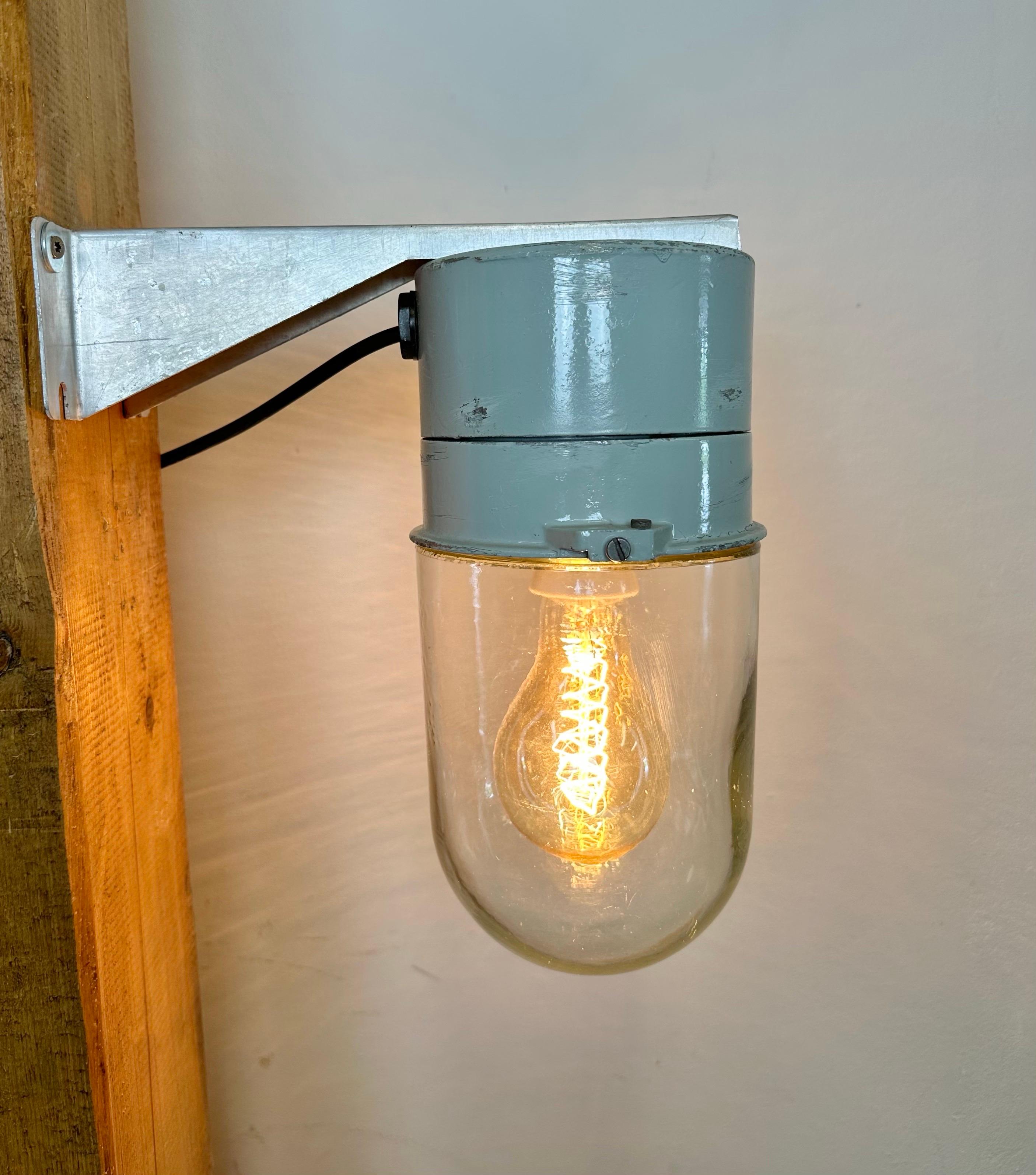 Industrial Aluminium Wall Light with Clear Glass from Elektrosvit, 1970s For Sale 7