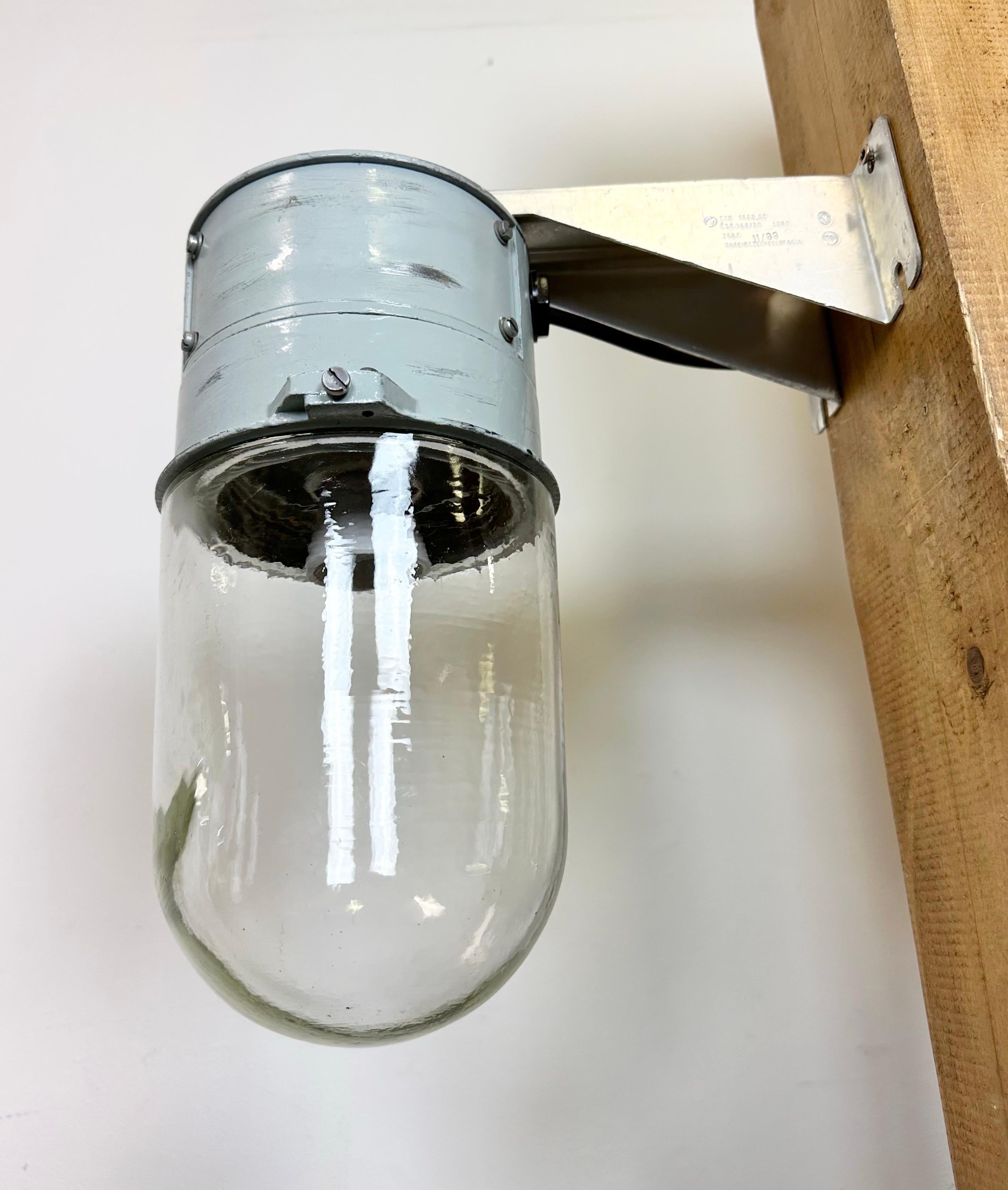 Aluminum Industrial Aluminium Wall Light with Clear Glass from Elektrosvit, 1970s For Sale