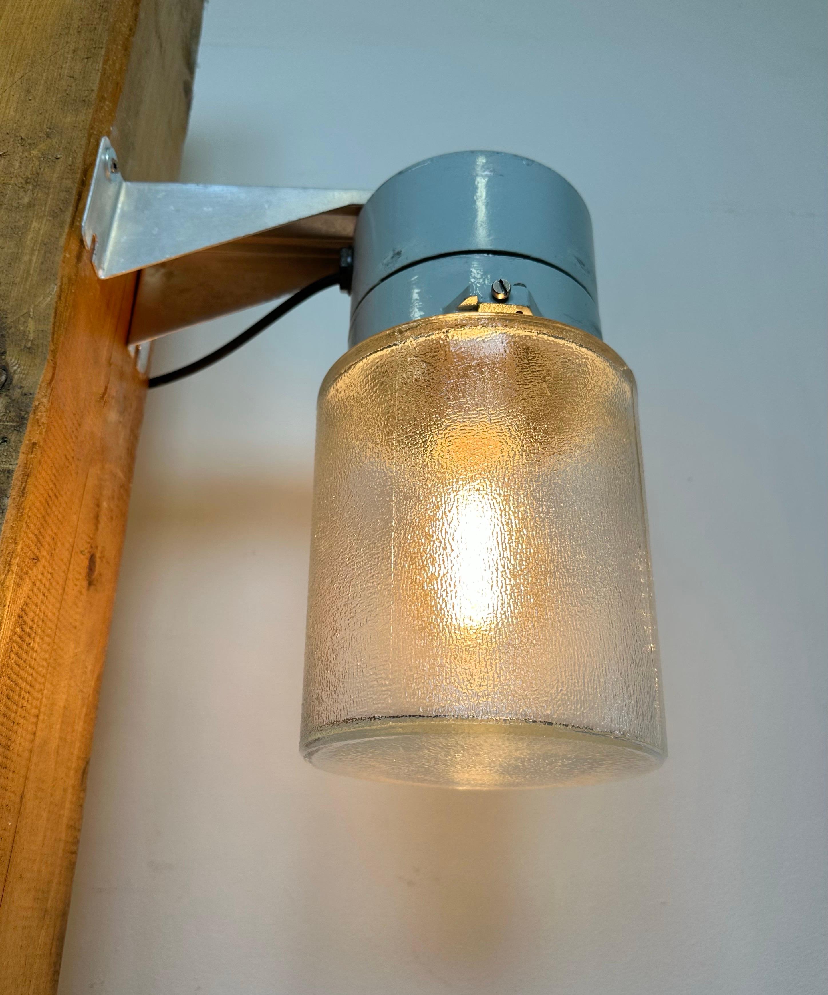 Industrial Aluminium Wall Light with Frosted Glass from Elektrosvit, 1970s For Sale 9