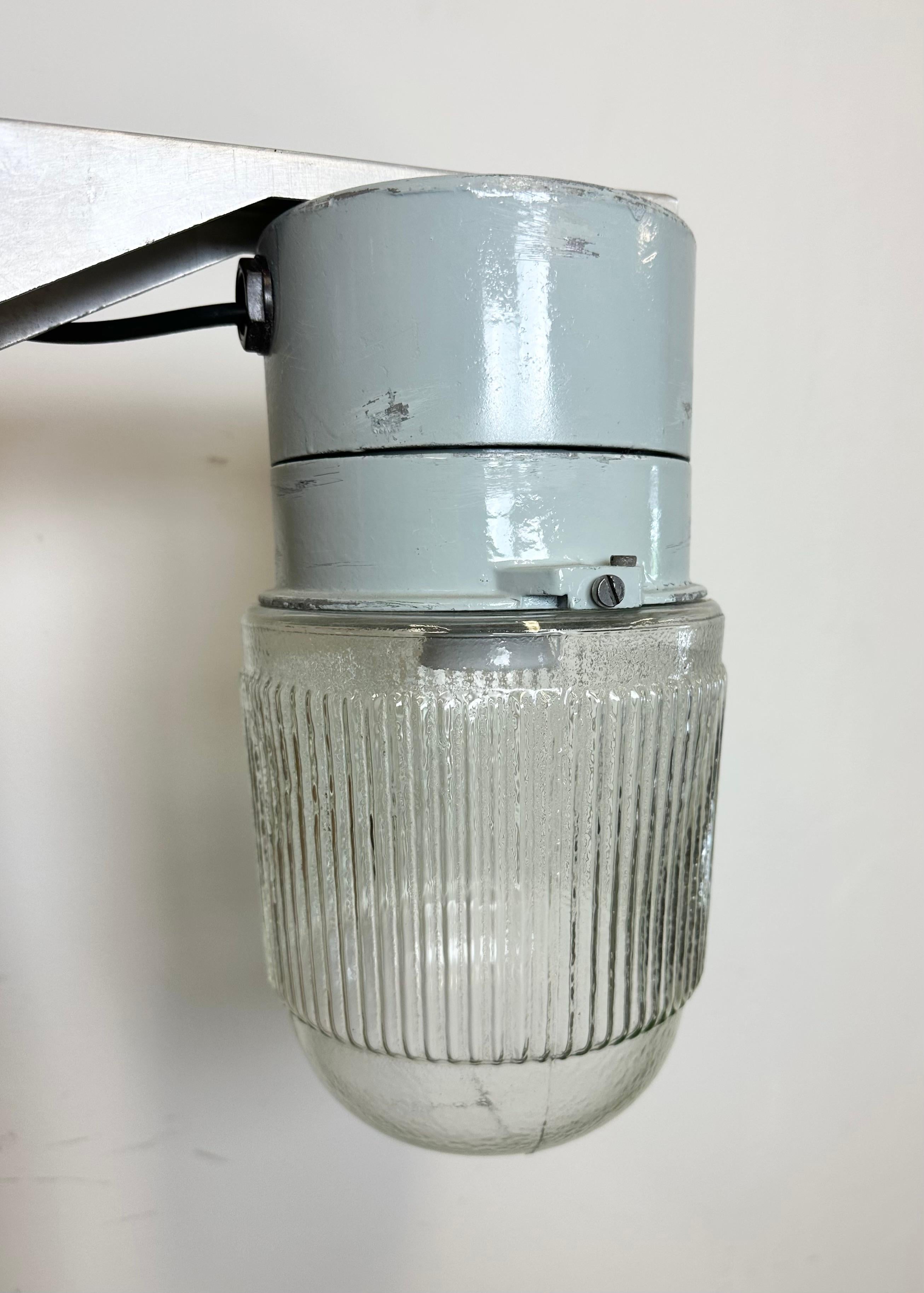 Industrial Aluminium Wall Light with Ribbed Glass from Elektrosvit, 1970s For Sale 5