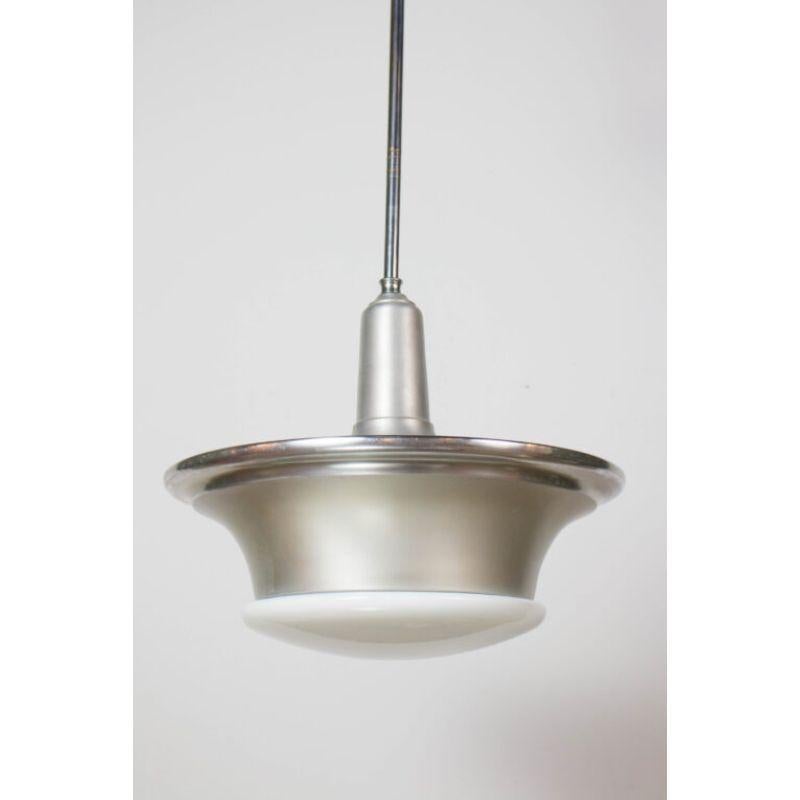 Lampe à suspension industrielle en aluminium et verre Bon état - En vente à Canton, MA