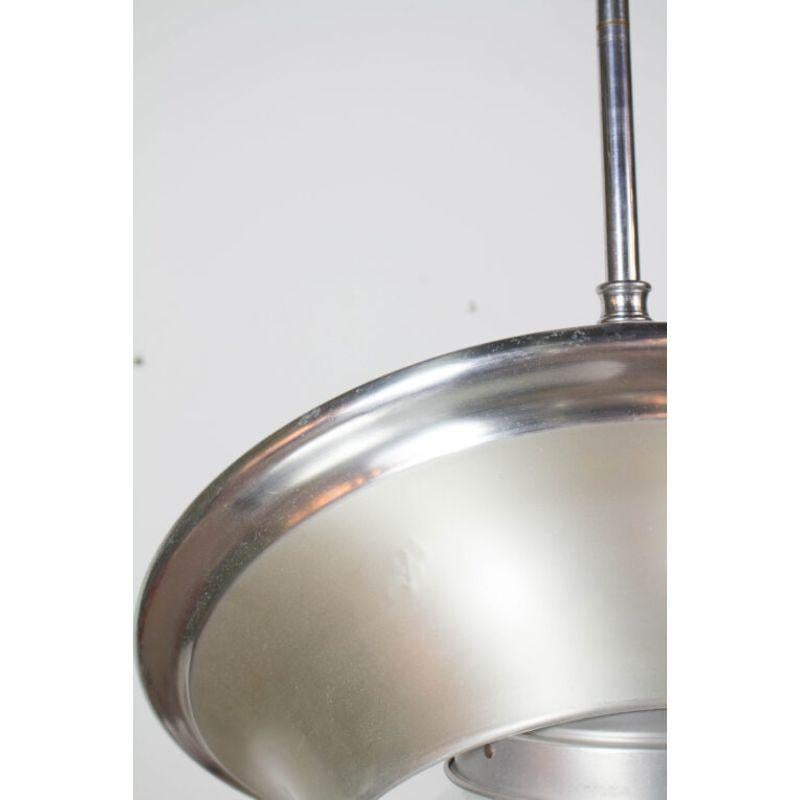 Lampe à suspension industrielle en aluminium et verre en vente 1