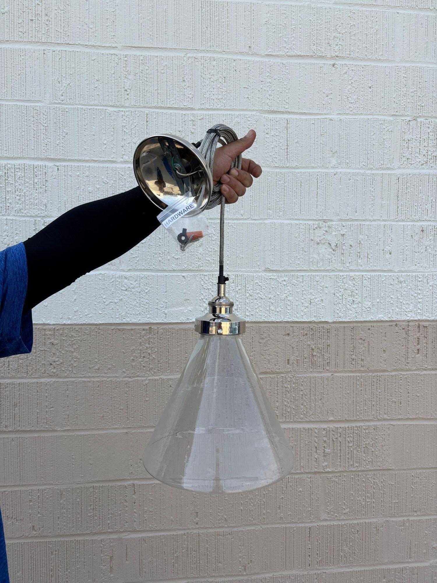 Lampada a sospensione da soffitto in alluminio industriale con vetro trasparente spazzolato in vendita 5