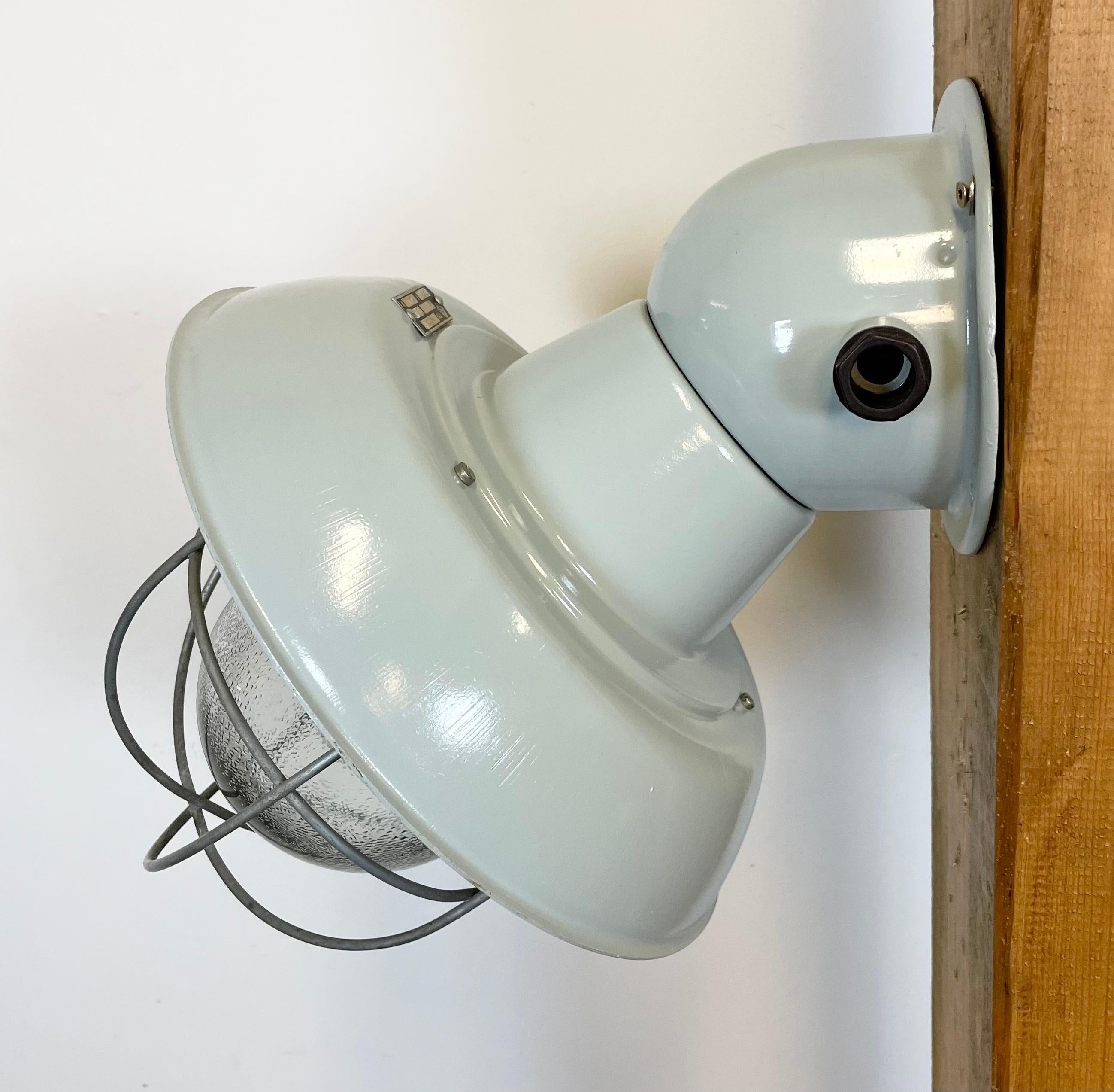 Industrial Aluminum Wall Lamp, 1960s In Good Condition In Kojetice, CZ
