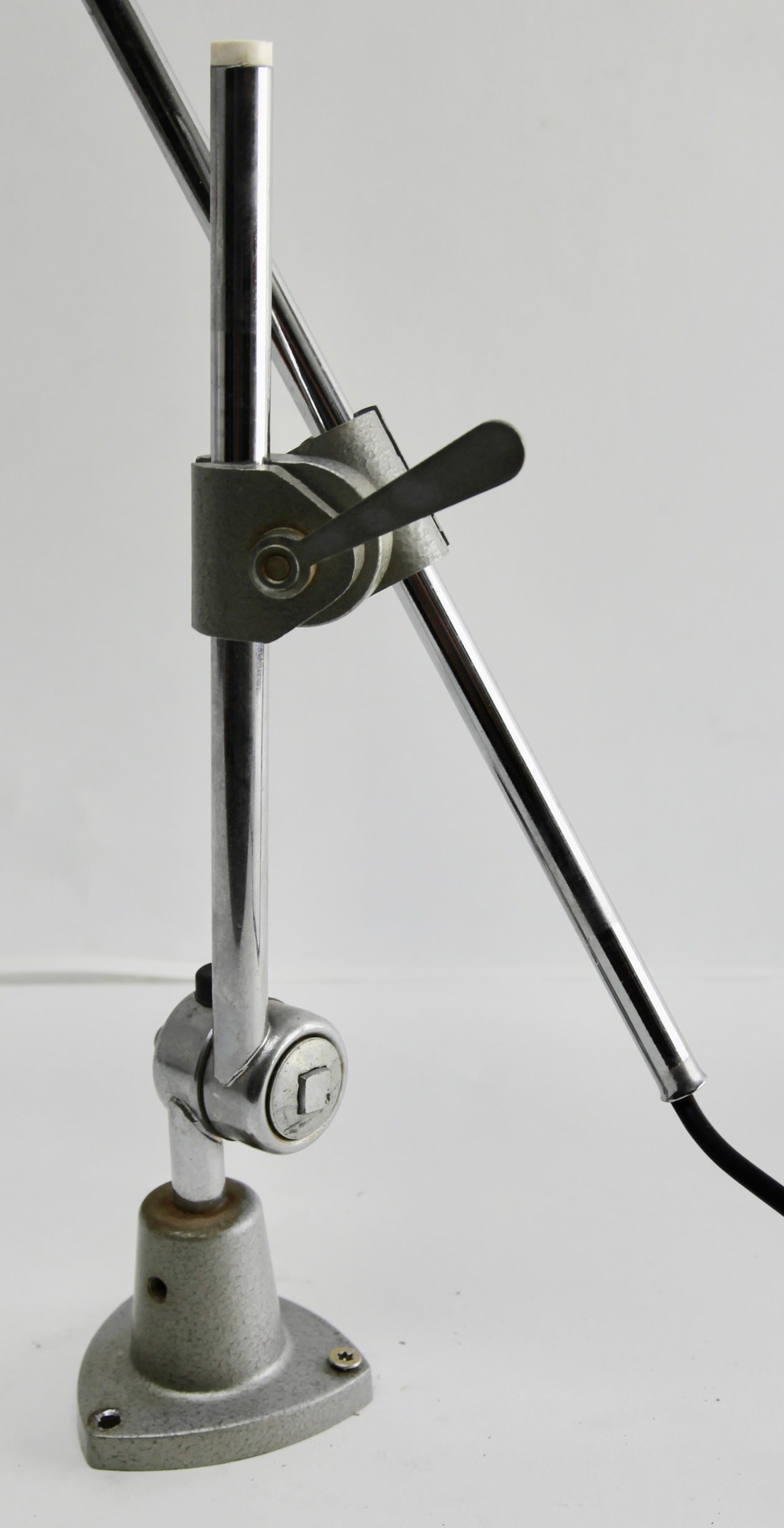 Machine-Made Industrial Anglepoise Lamp 'Silver-Grey' with Adjustable and Flexible Sections