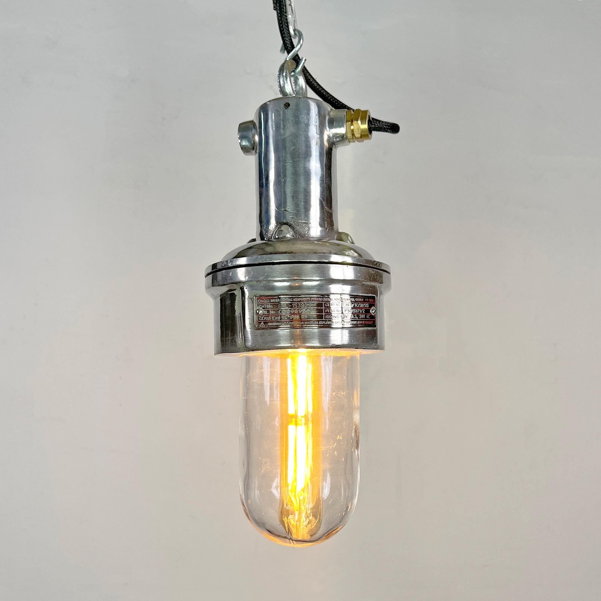 Lámpara colgante industrial angloindia de aluminio fundido y cúpula de cristal by Baliga Industrial en venta