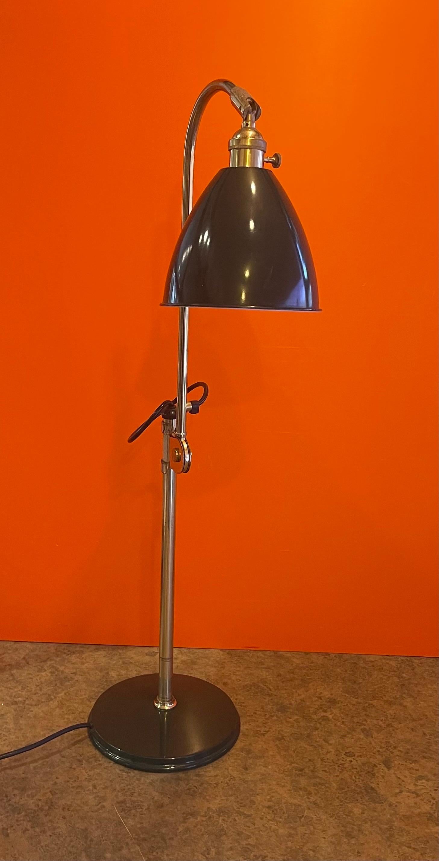 Peint Lampe à dessin architecturale industrielle de Louis Baldinger en vente