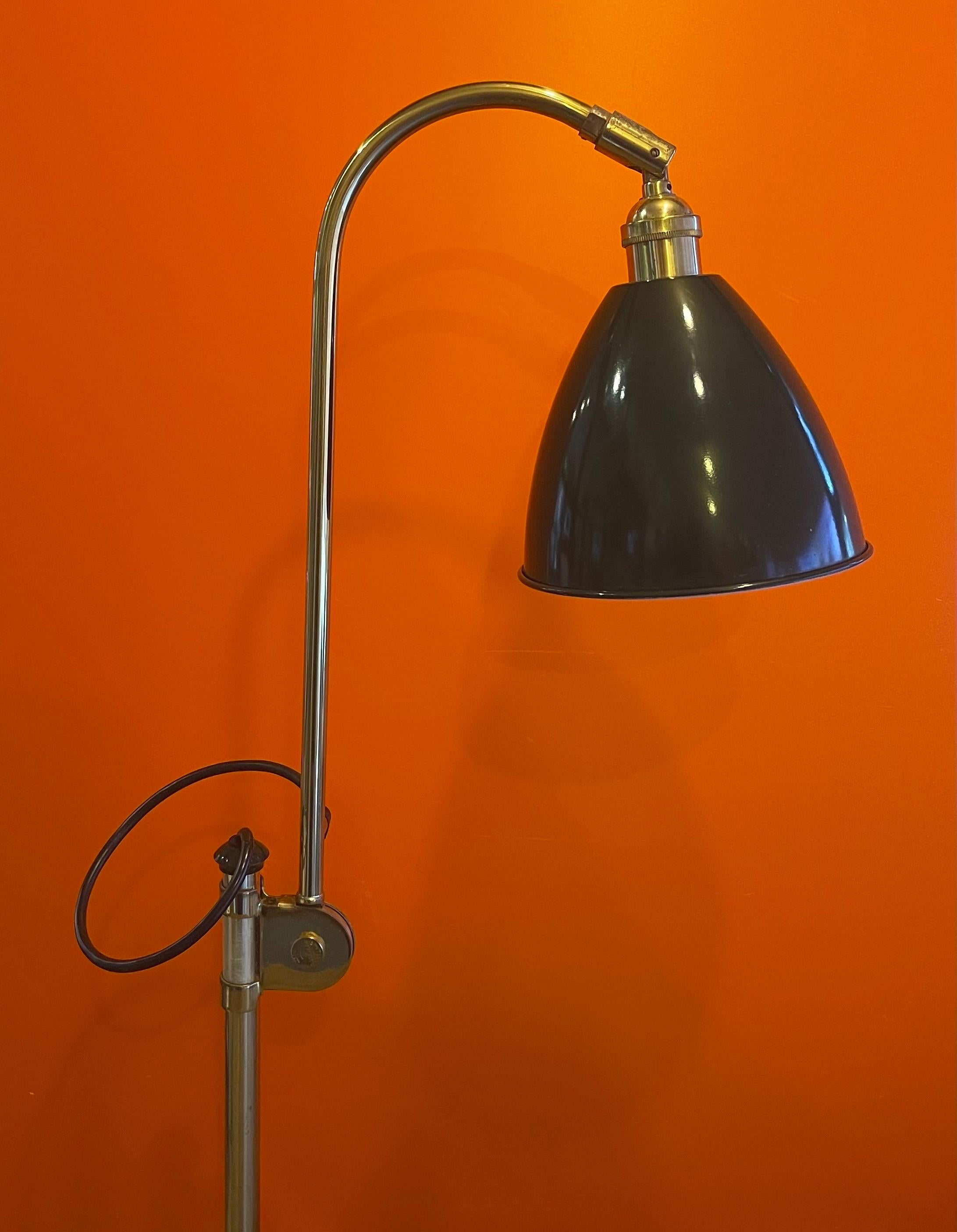 20ième siècle Lampe à dessin architecturale industrielle de Louis Baldinger en vente