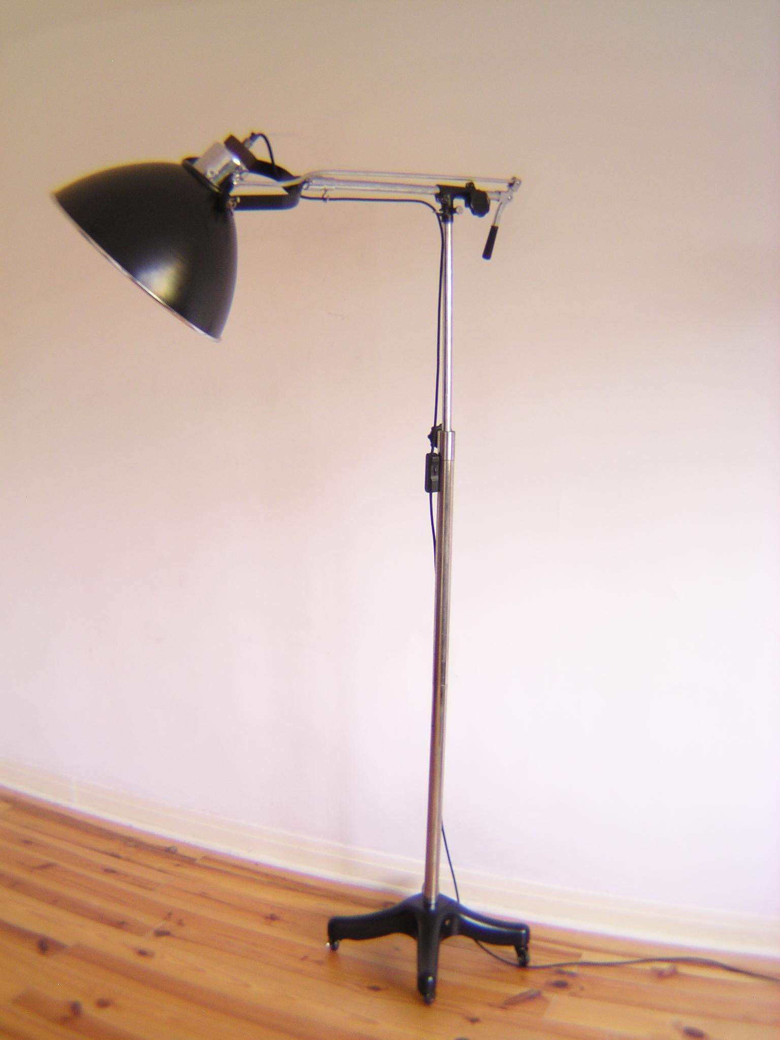 Mid-20th Century Vintage Industrial Adjustable Floor Lamp, 1950s For Sale