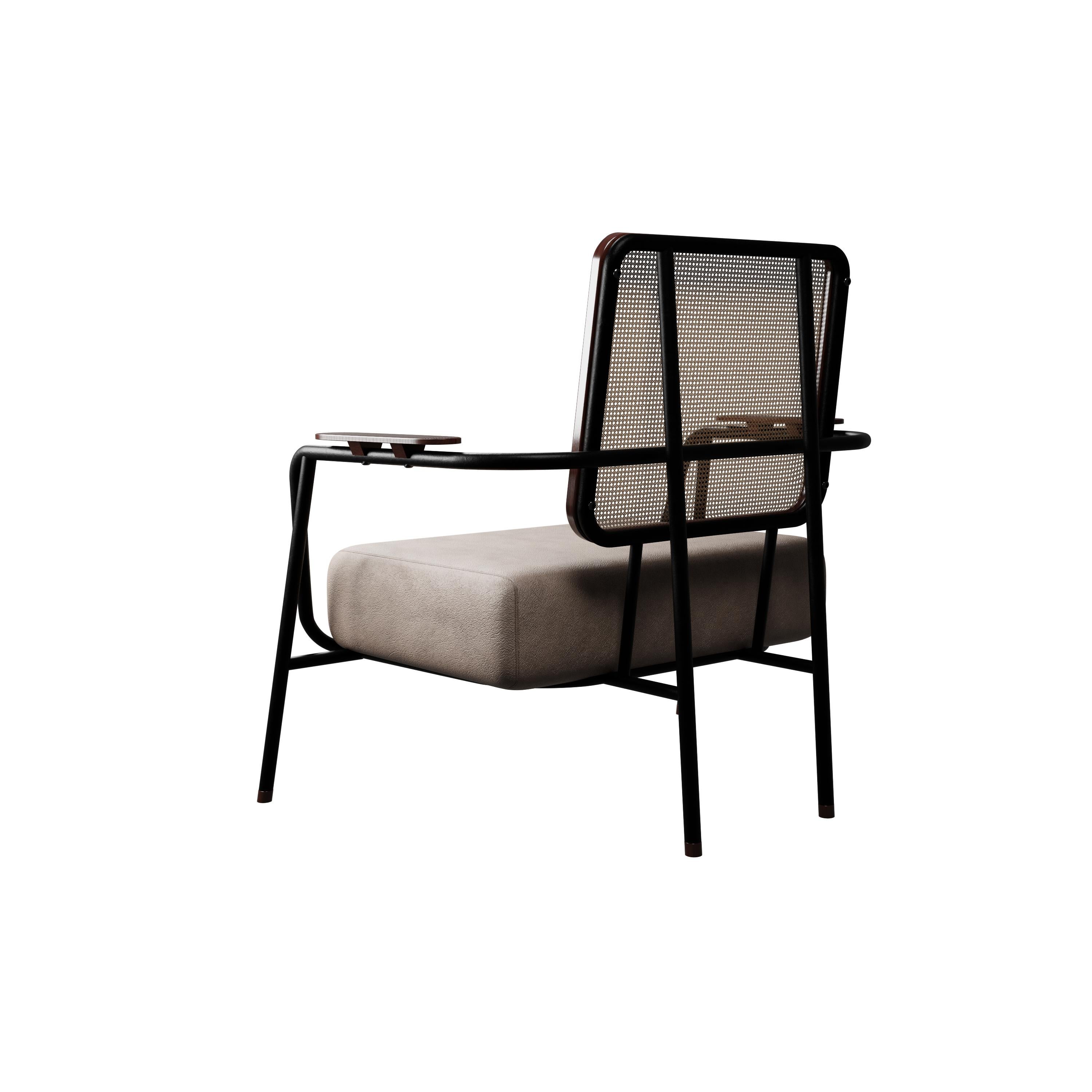 Industrial armchair DUV with arms Cream leather handcrafted by Murmurio In New Condition For Sale In Lordelo, PT