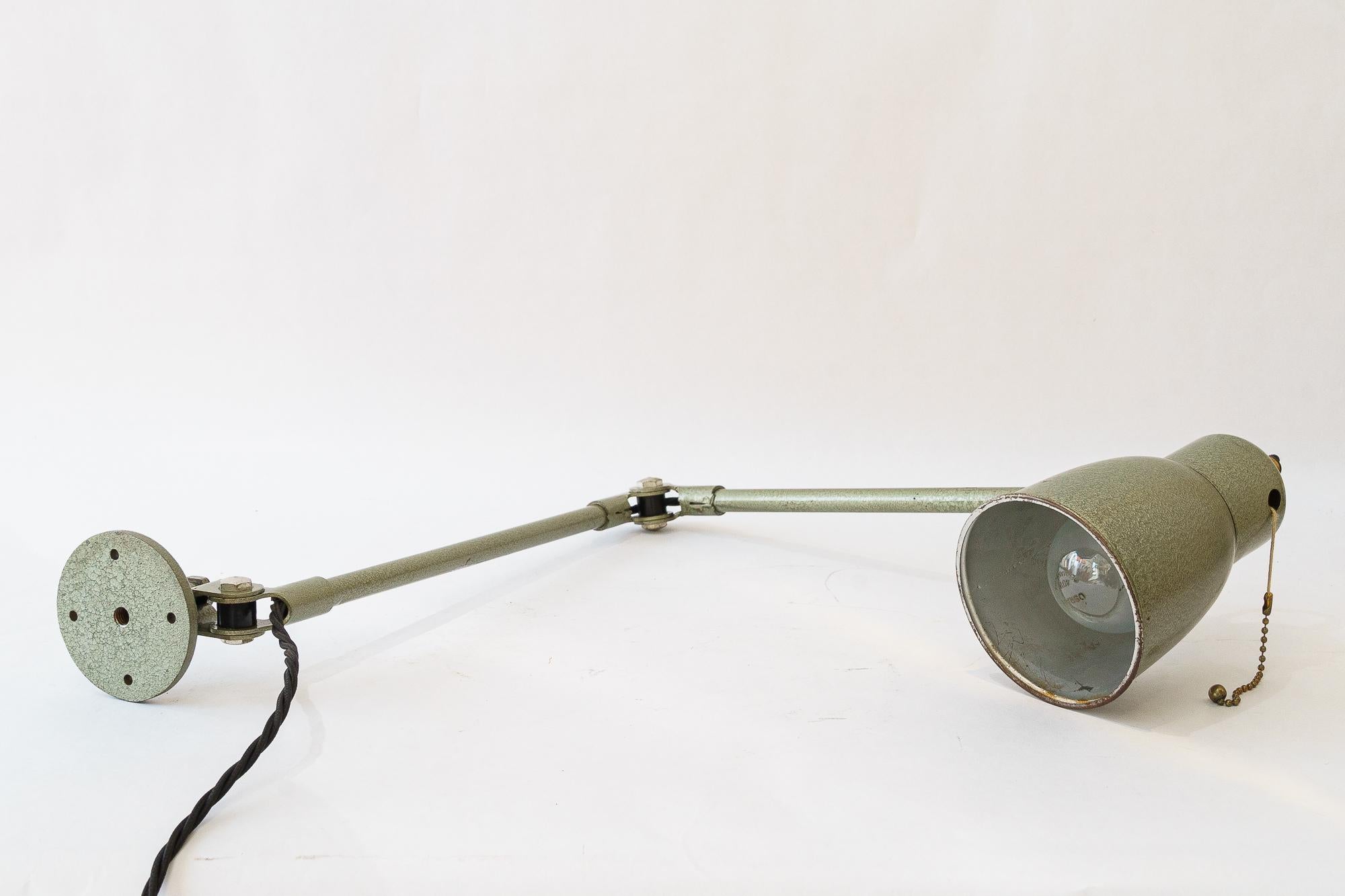 Industrielle Art Deco Lampe Wien um 1920 (Art déco) im Angebot