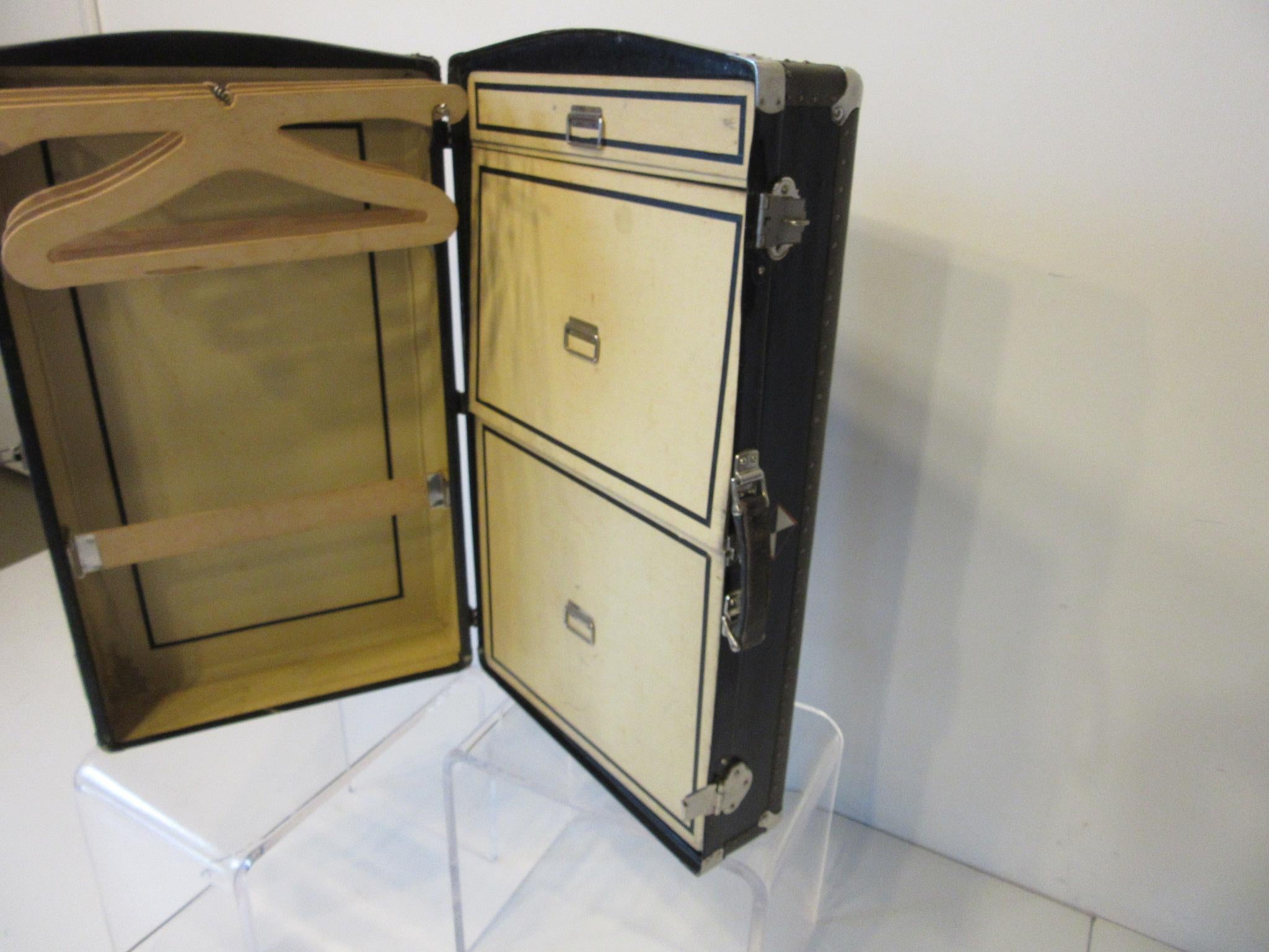 Industrial Art Deco Studded Trunk Suit Case In Good Condition For Sale In Cincinnati, OH