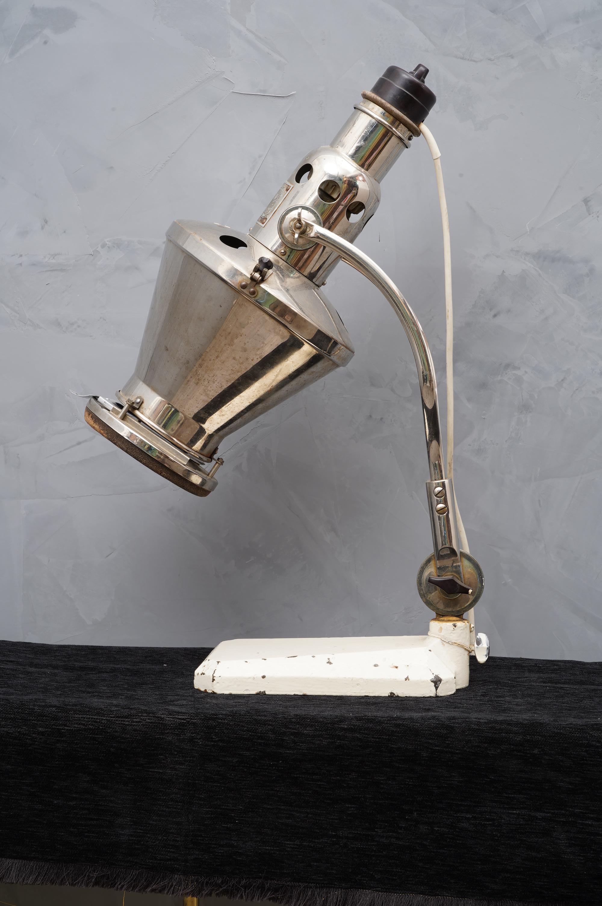 Lampada da tavolo Industrial Art MidCentury, 1950 In condizioni buone in vendita a Rome, IT