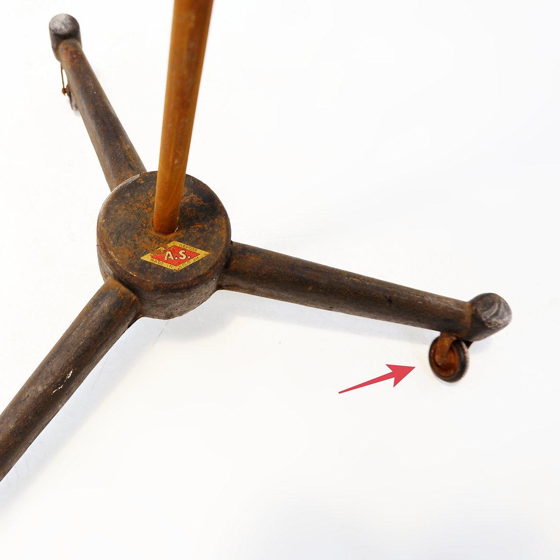 Industrial Articulating Floor Lamp - Circa 1930s en vente 3