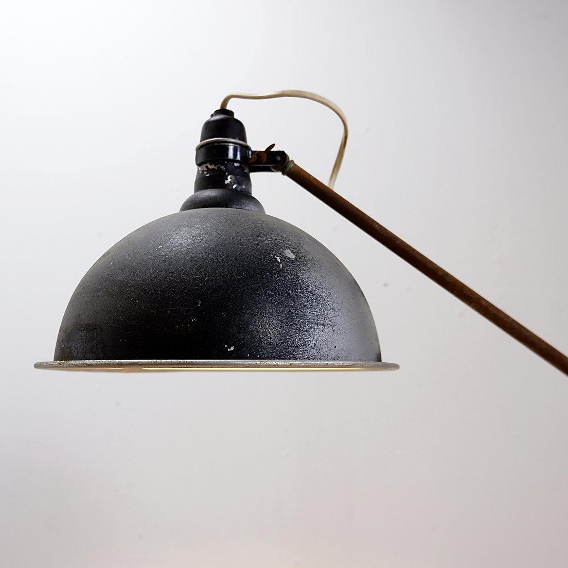 Industrial Articulating Floor Lamp - Circa 1930s en vente 5