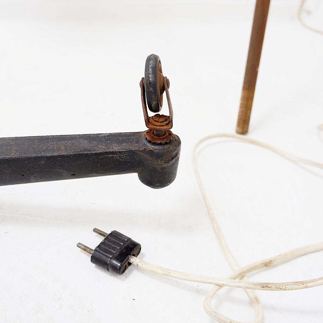 Industrial Articulating Floor Lamp - Circa 1930s en vente 1