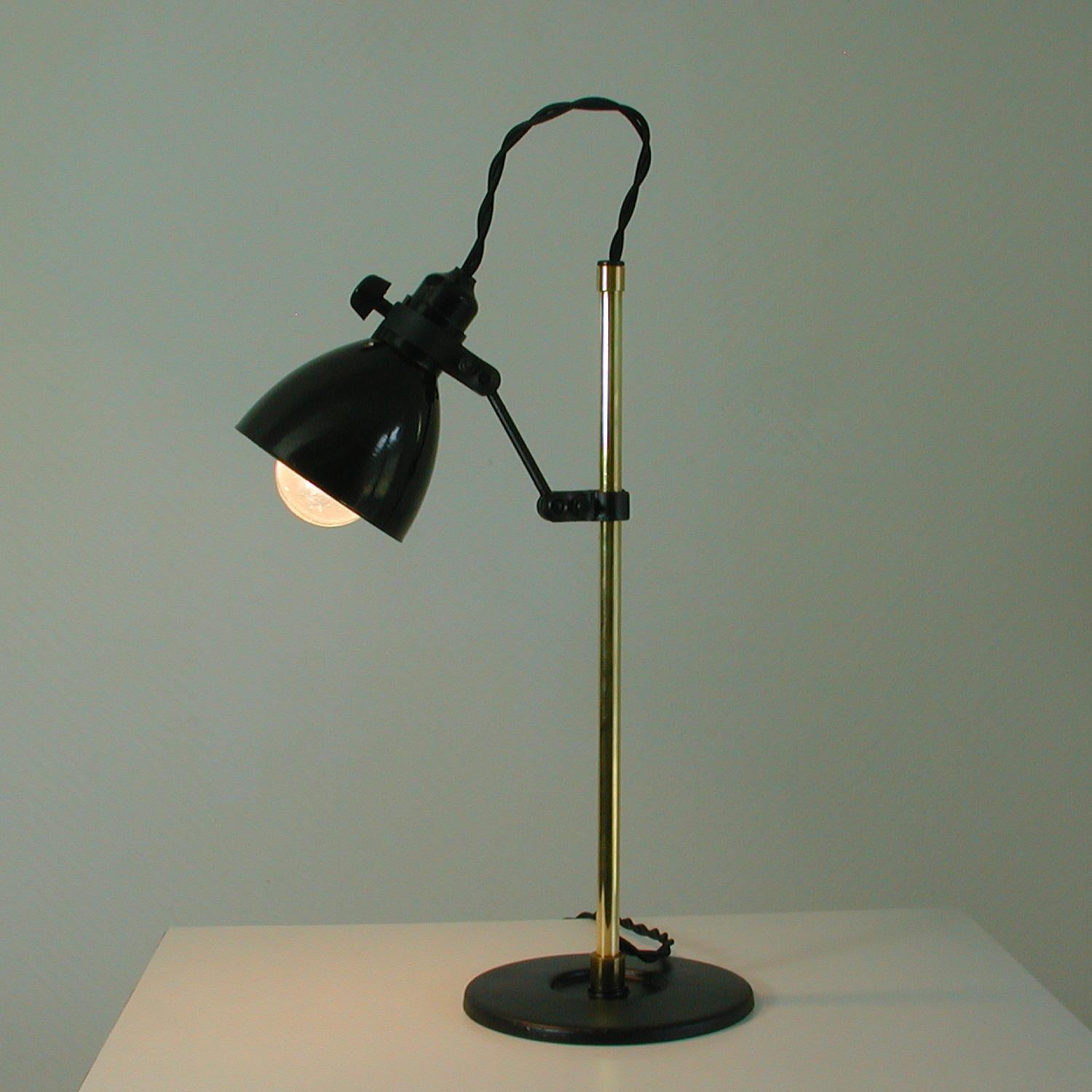 Industrial Bakelite and Brass Table Lamp, Germany, 1950s 6