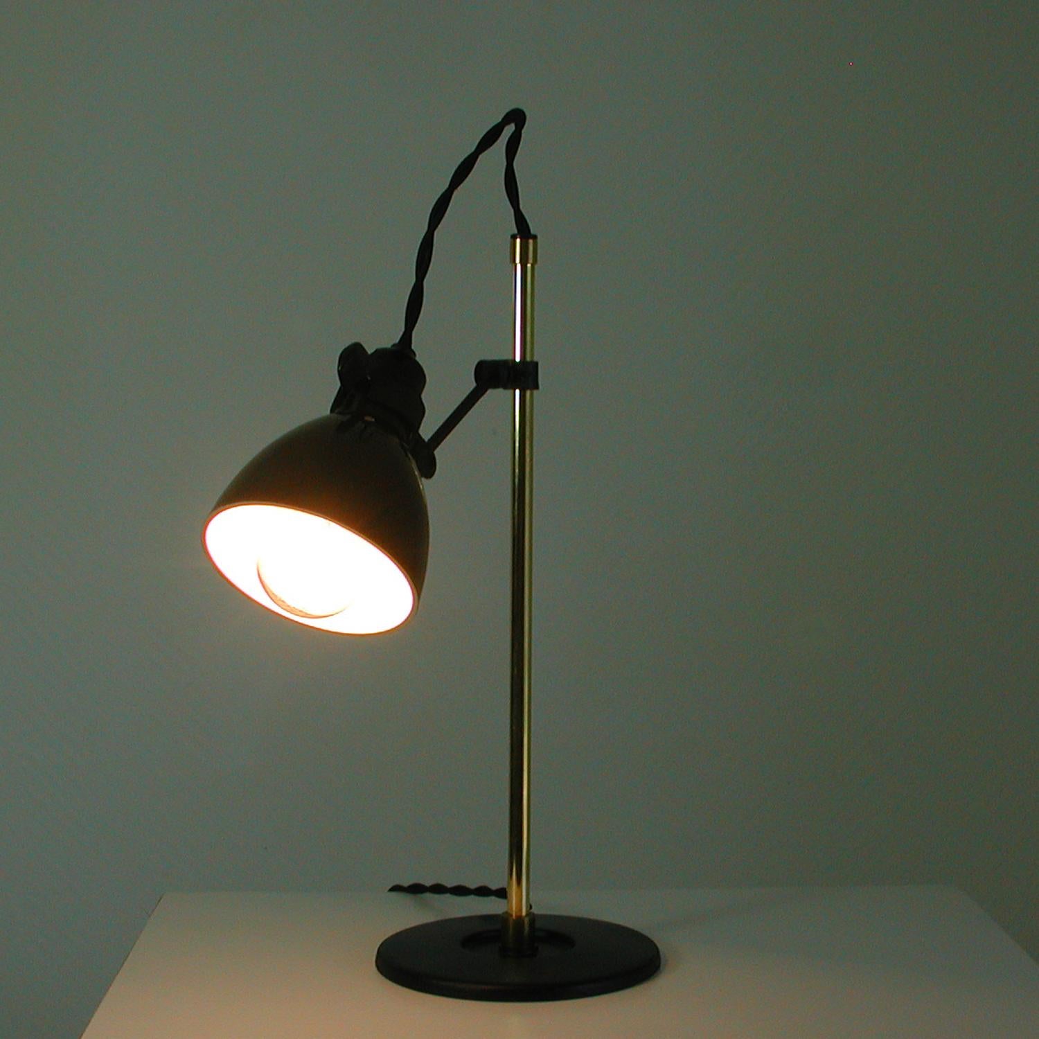 Industrial Bakelite and Brass Table Lamp, Germany, 1950s 7