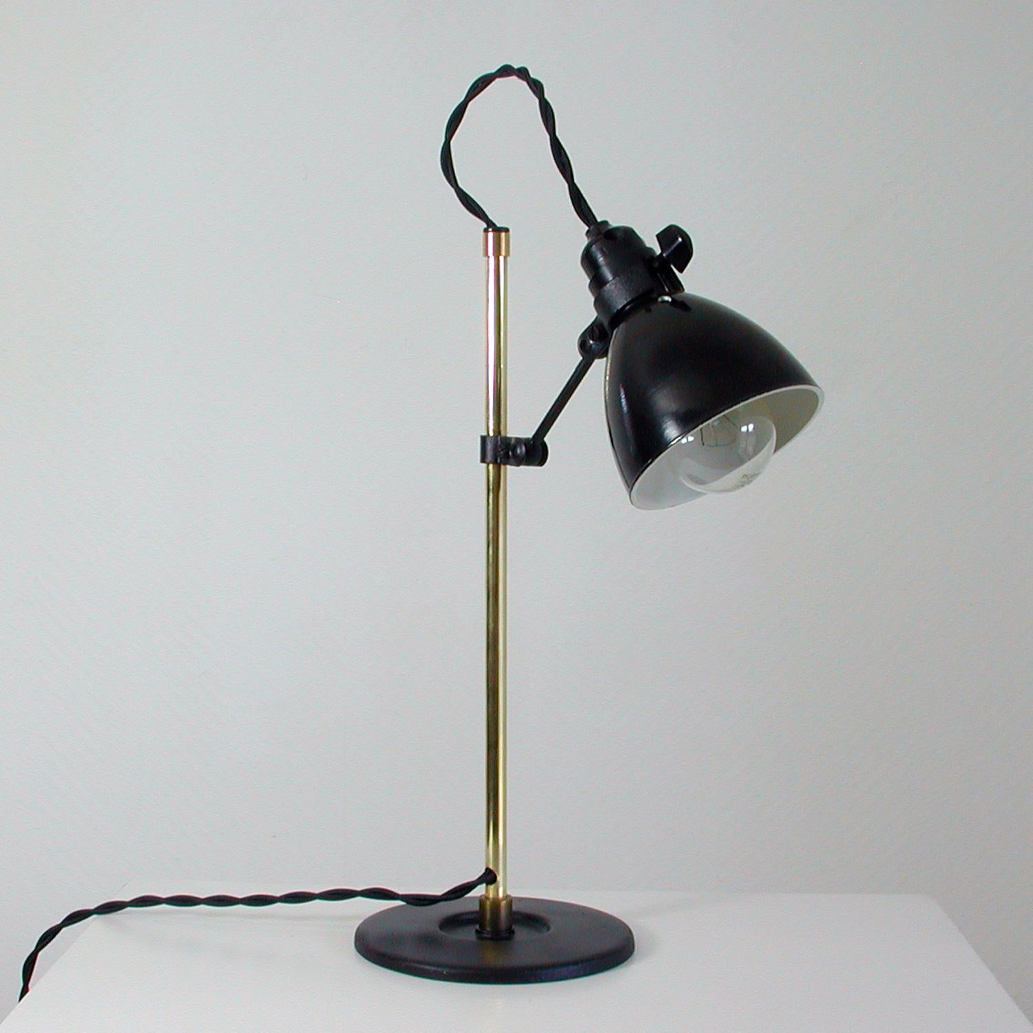 Industrial Bakelite and Brass Table Lamp, Germany, 1950s In Good Condition In NUEMBRECHT, NRW