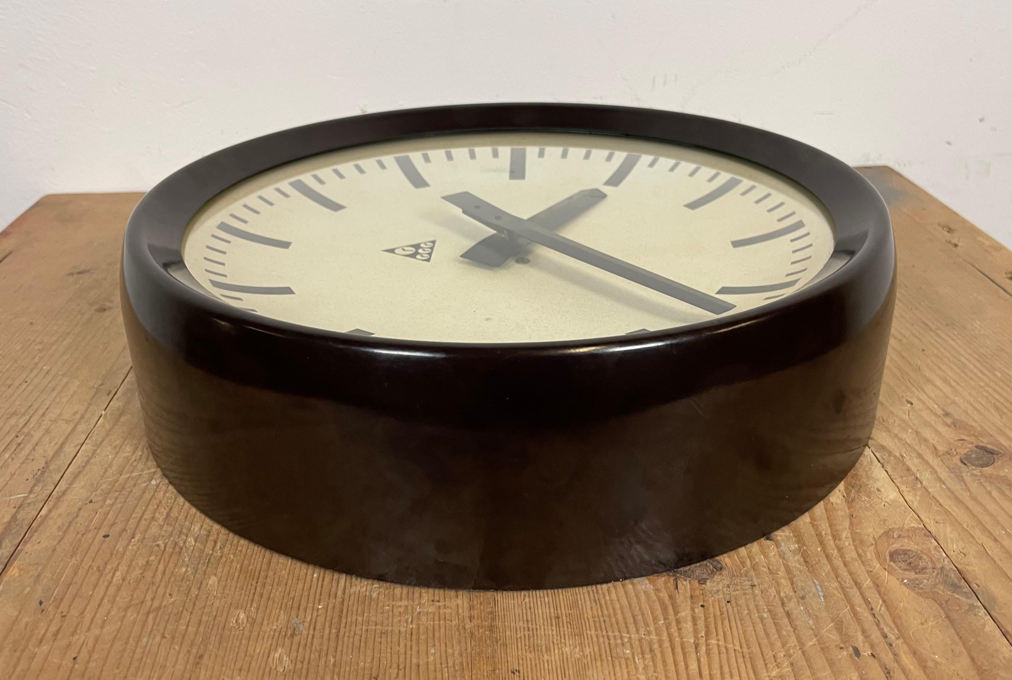 20th Century Industrial Bakelite Factory Wall Clock from Pragotron, 1960s For Sale