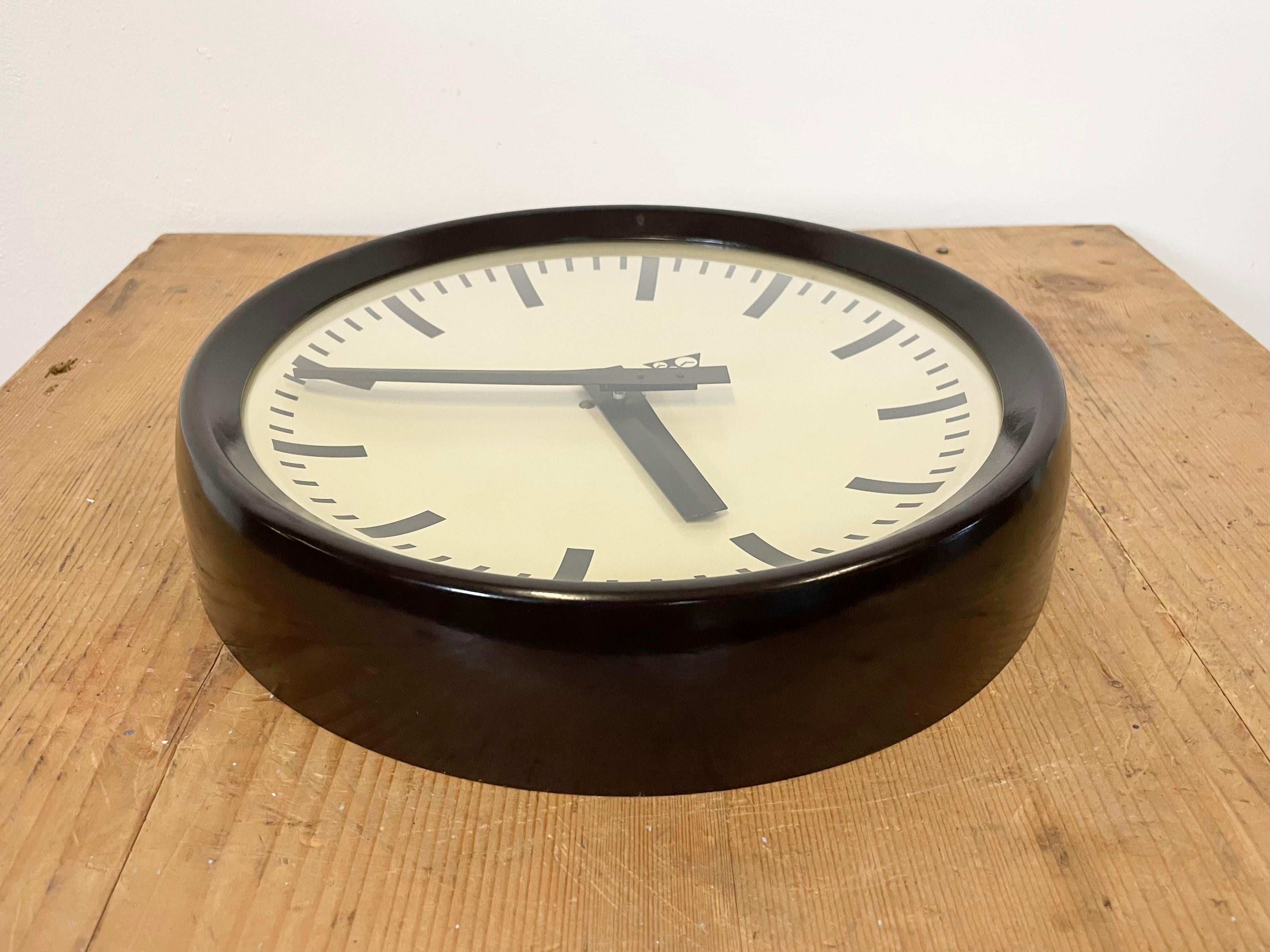 Industrial Bakelite Factory Wall Clock from Pragotron, 1960s 2