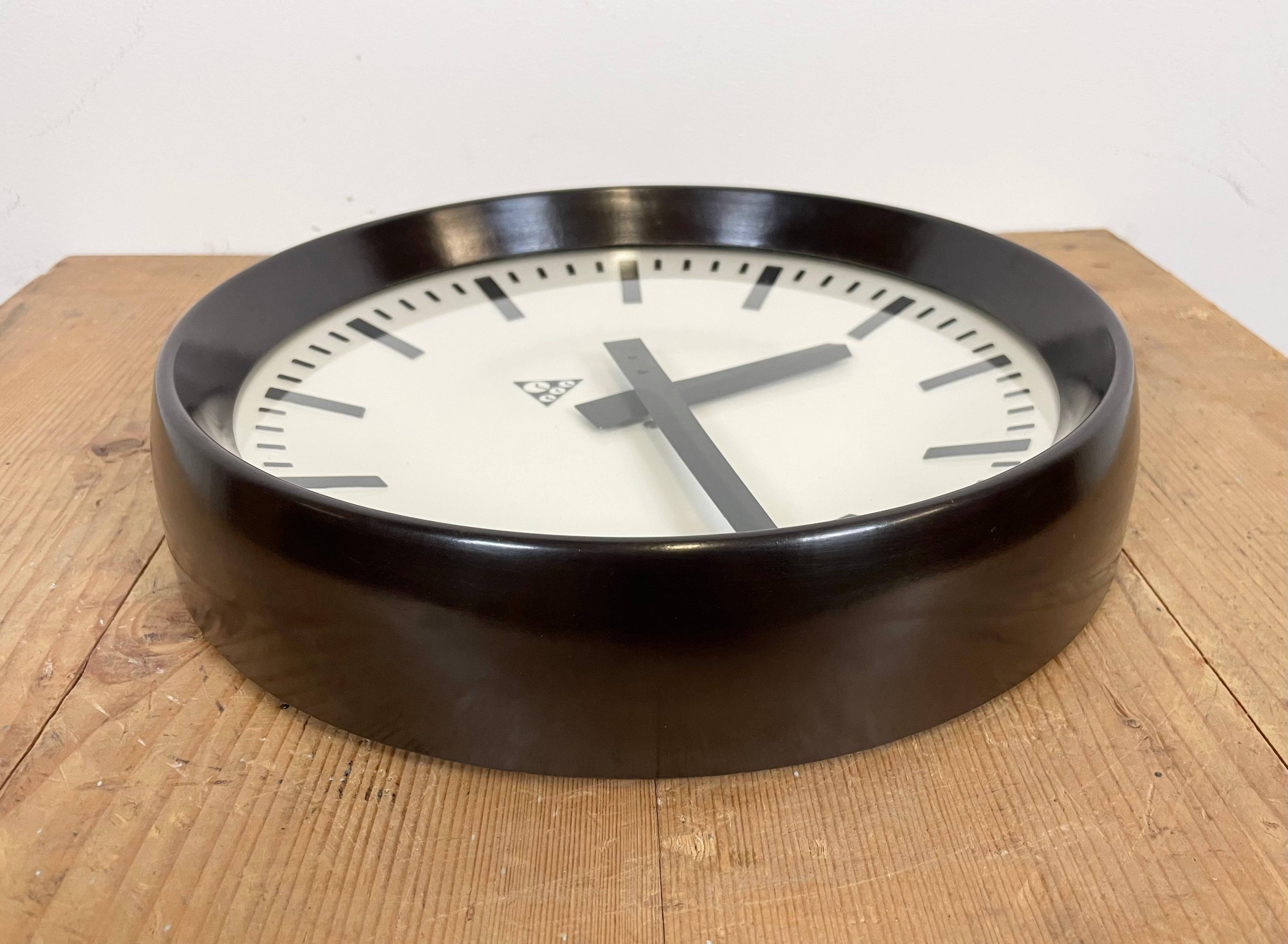 Industrial Bakelite Factory Wall Clock from Pragotron, 1960s 2