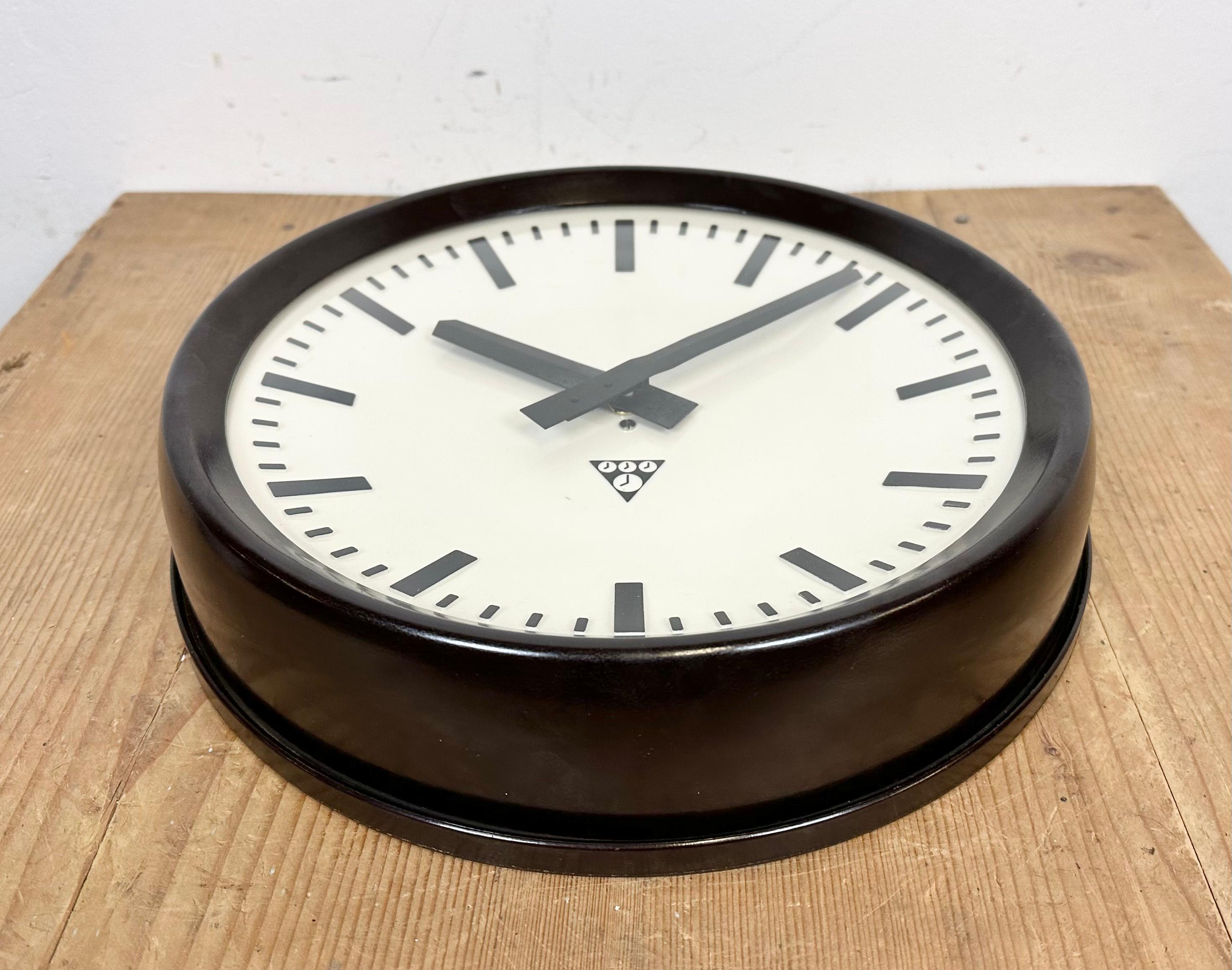 20th Century Industrial Bakelite Factory Wall Clock from Pragotron, 1960s For Sale