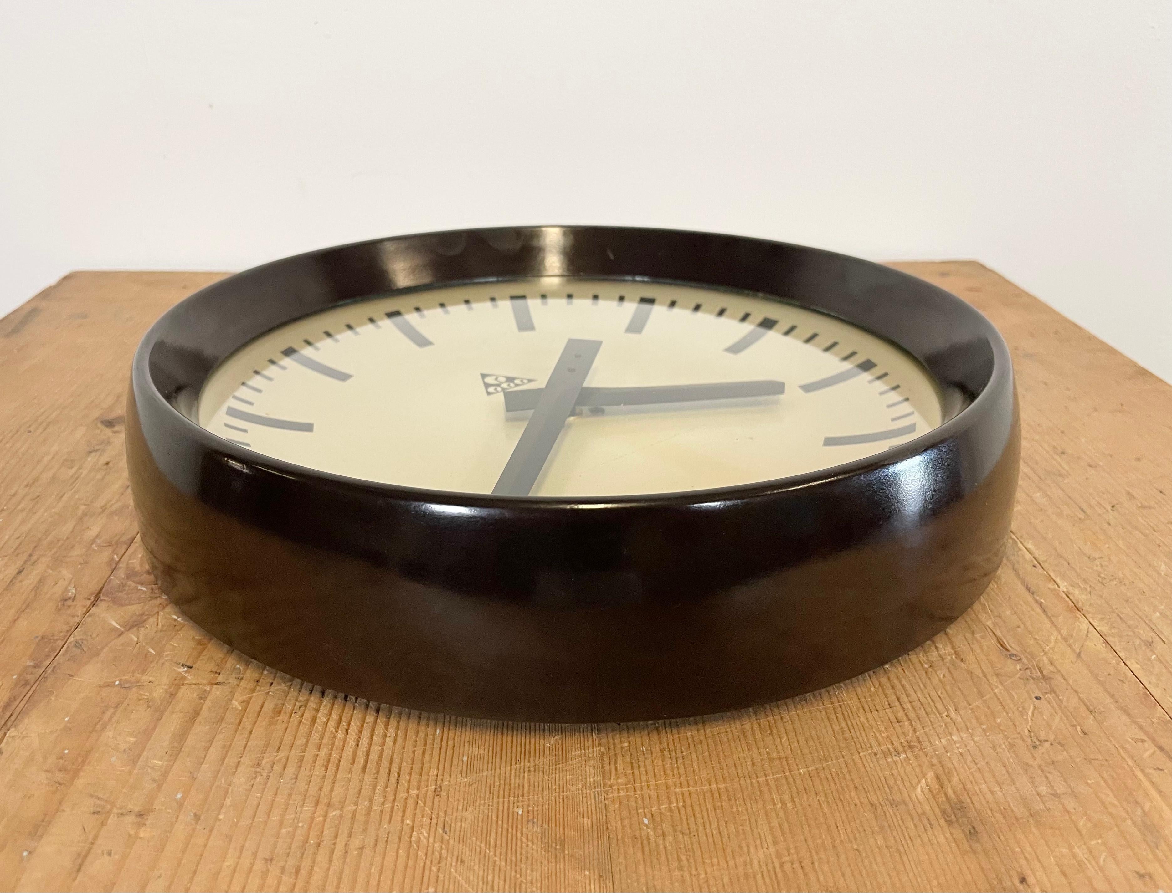 Industrial Bakelite Factory Wall Clock from Pragotron, 1960s 3