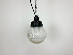 Industrielle Bakelit-Hängelampe mit mattiertem Glas, 1970er Jahre