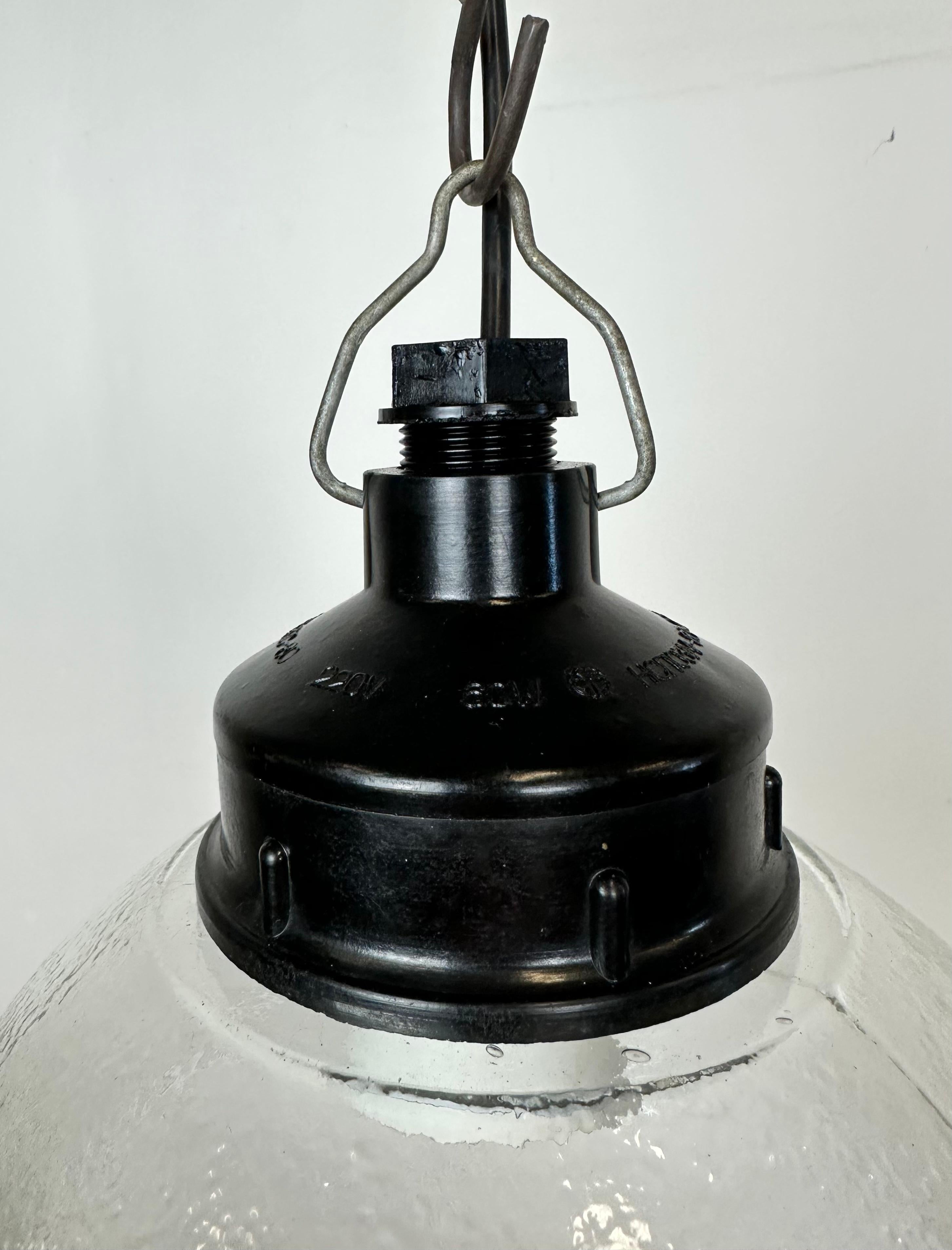 Russe Lampe à suspension industrielle en bakélite avec verre dépoli, années 1970 en vente