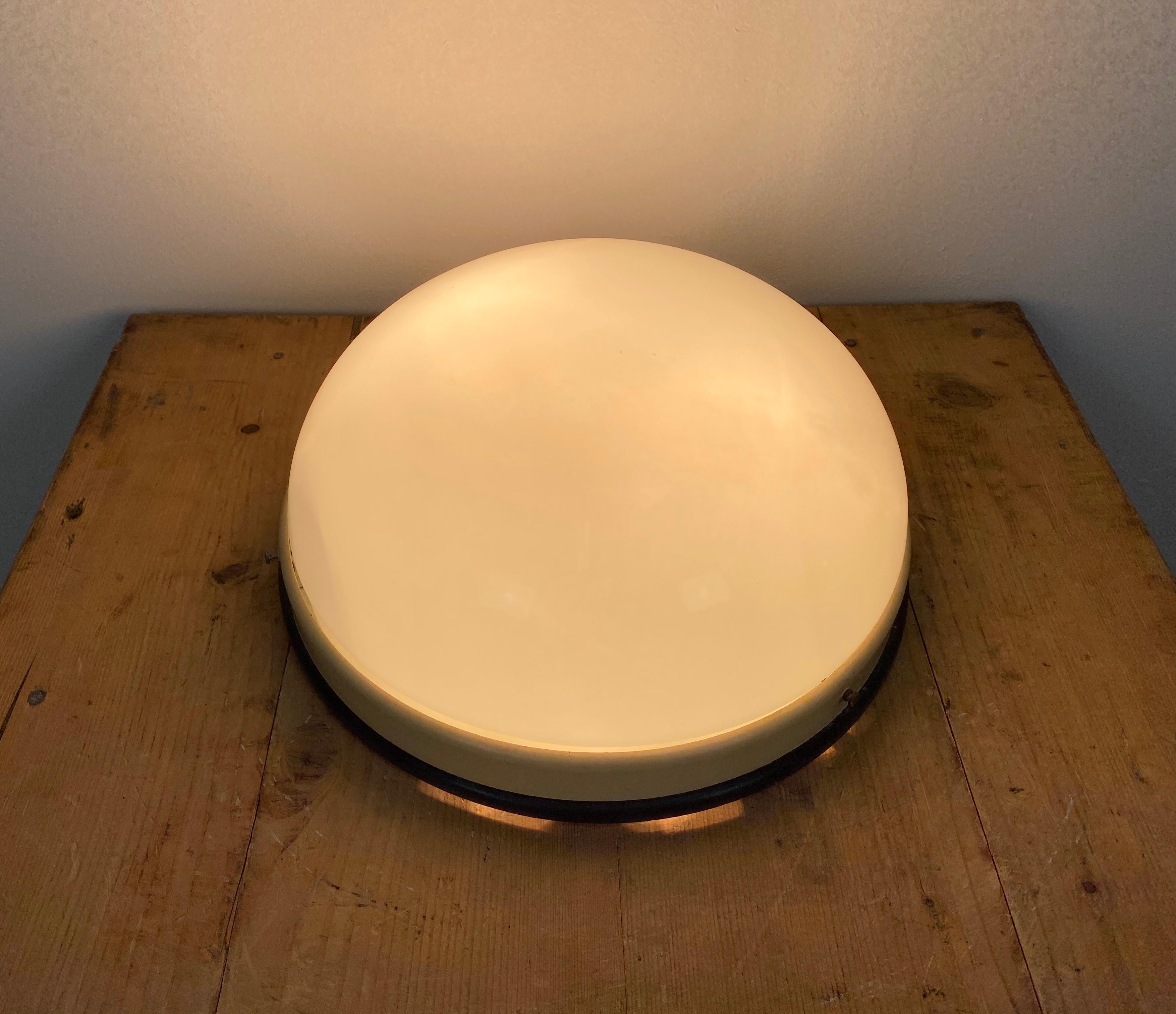 Industrial Bakelite Wall or Ceiling Light, 1950s For Sale 1