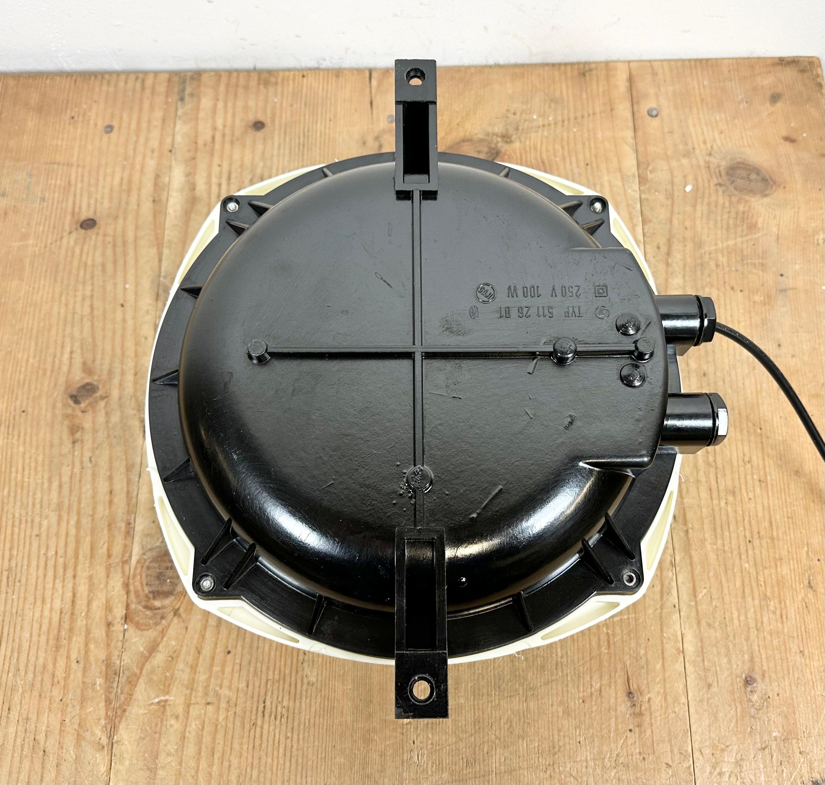 Industrial Bakelite Wall or Ceiling Light from Elektrosvit, 1980s For Sale 4