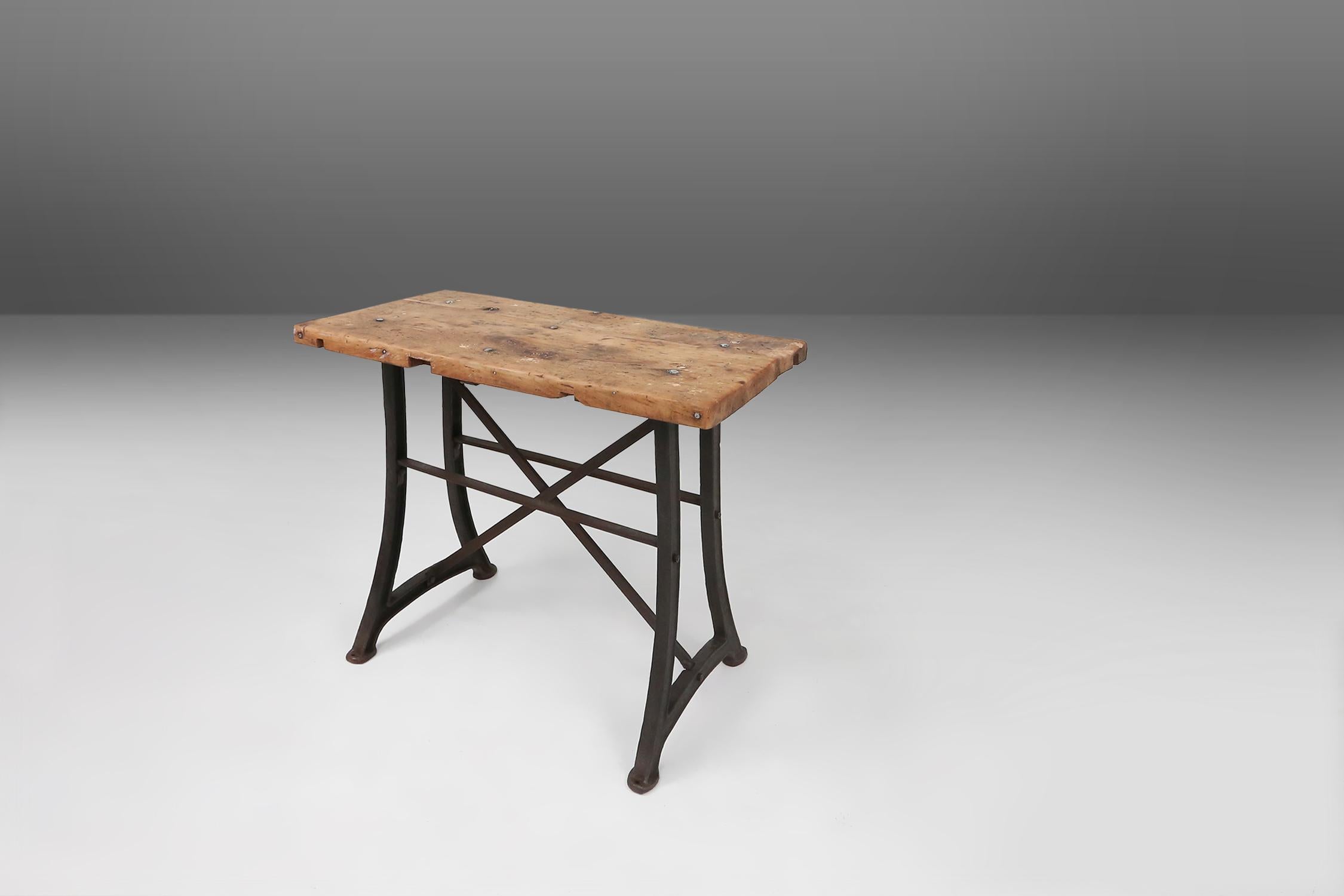 Industrial bar/bistro table with cast iron legs and wooden top, Belgium ca. 1920 In Good Condition In Meulebeke, BE