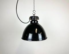 Industrielle Bauhaus-Pendelleuchte aus schwarzer Emaille, 1930er Jahre