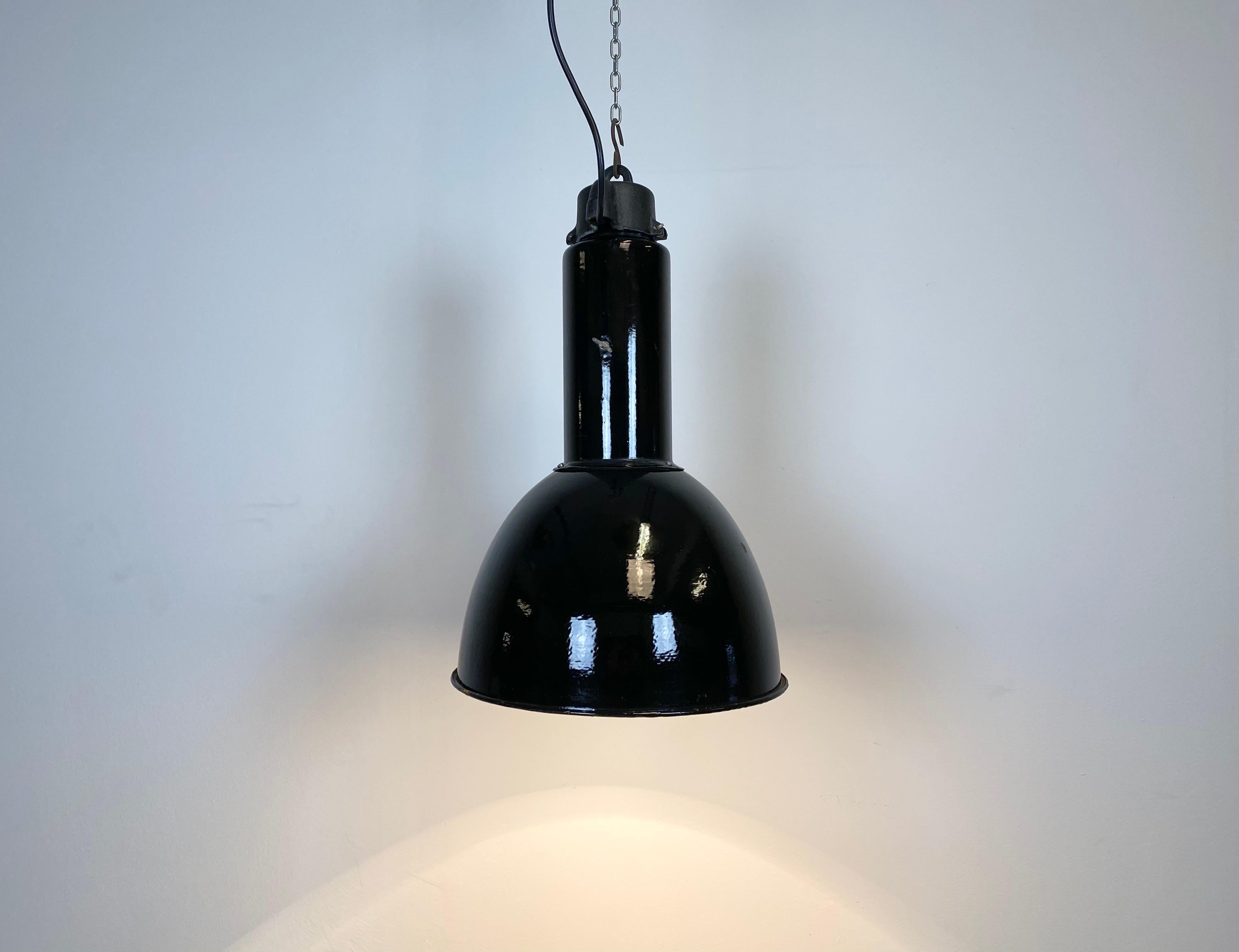 Industrial Bauhaus Black Enamel Pendant Lamp, 1930s For Sale 3
