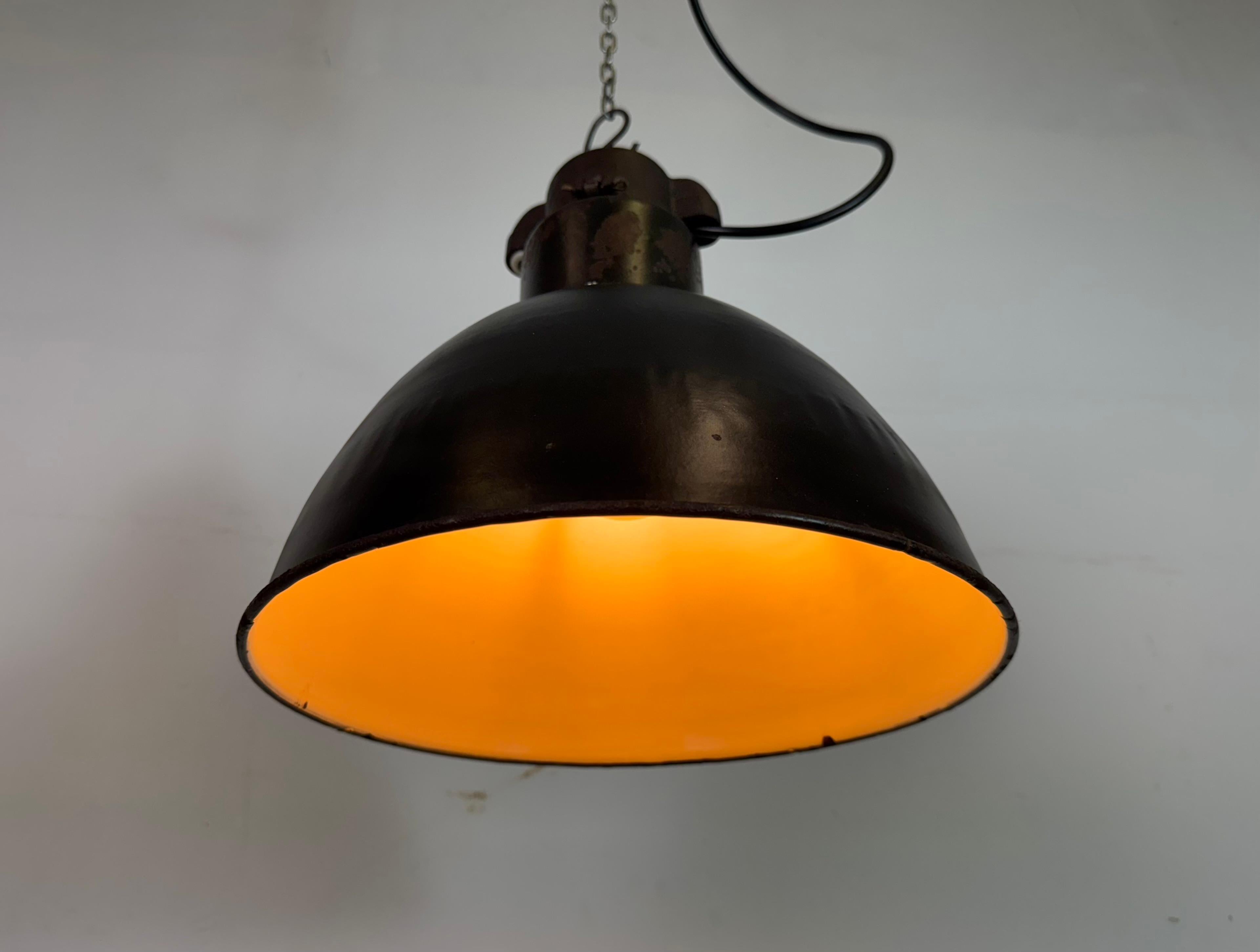 Industrial Bauhaus Black Enamel Pendant Light, 1930s For Sale 5