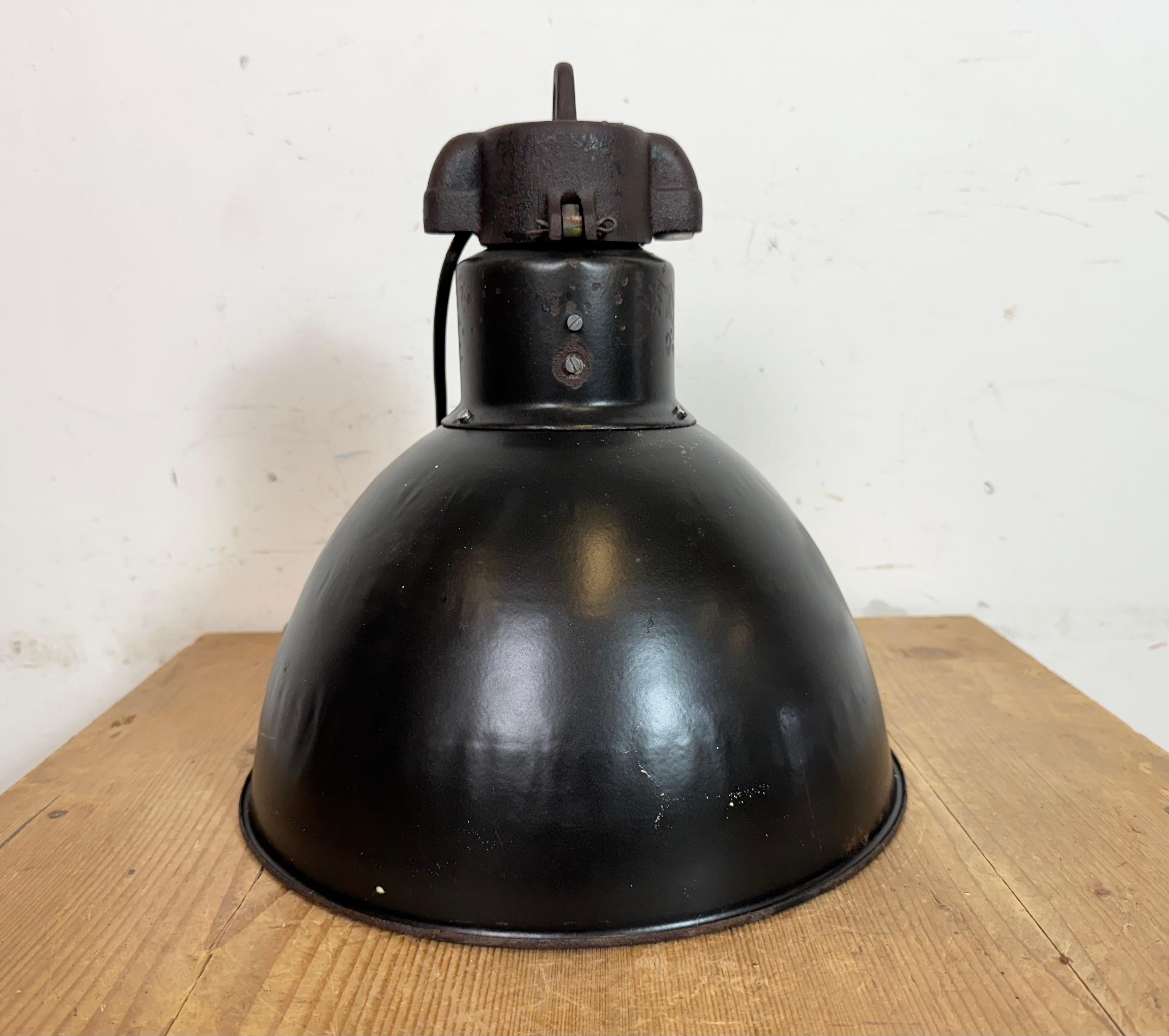 Industrial Bauhaus Black Enamel Pendant Light, 1930s For Sale 8