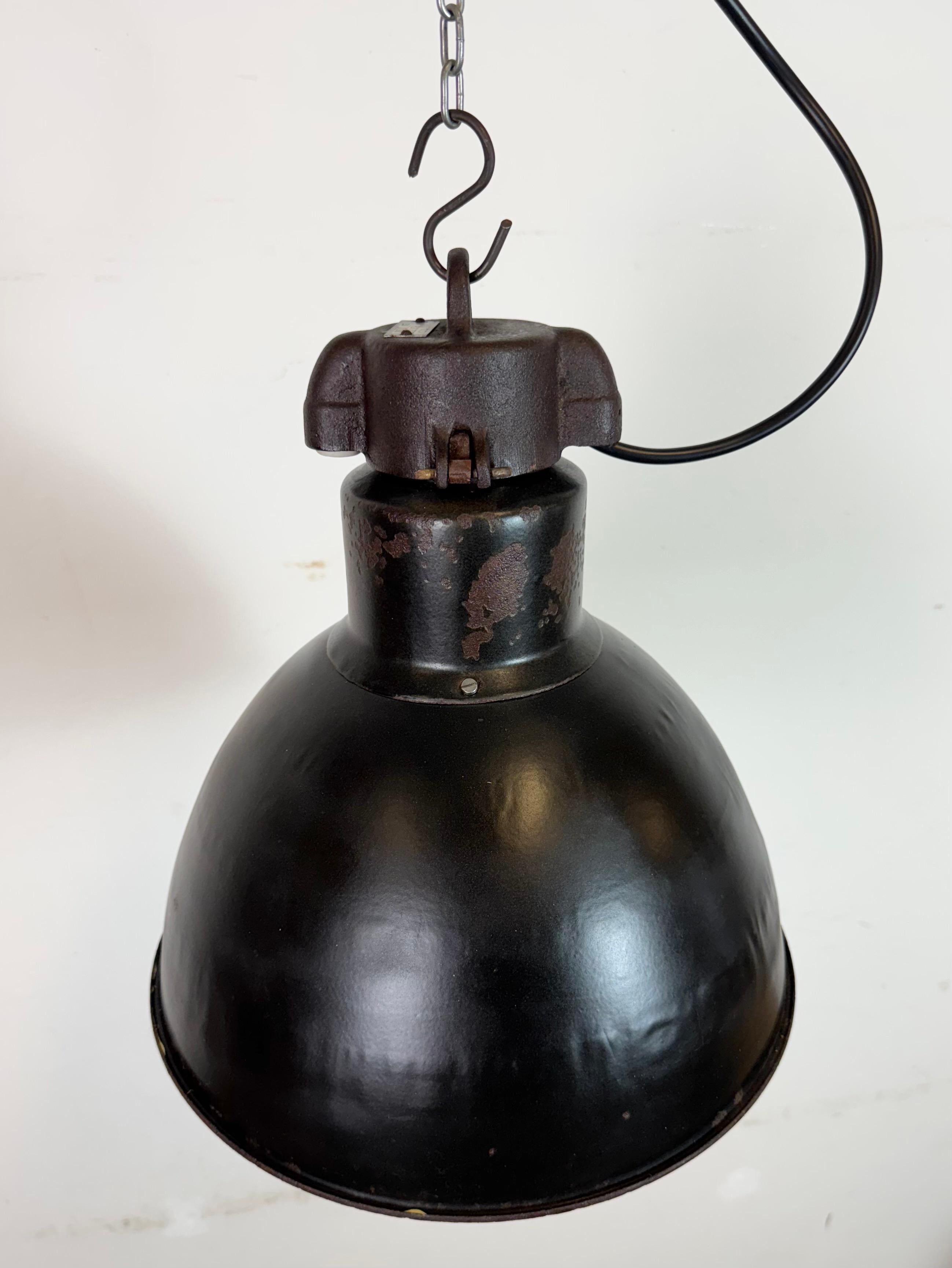 20th Century Industrial Bauhaus Black Enamel Pendant Light, 1930s For Sale