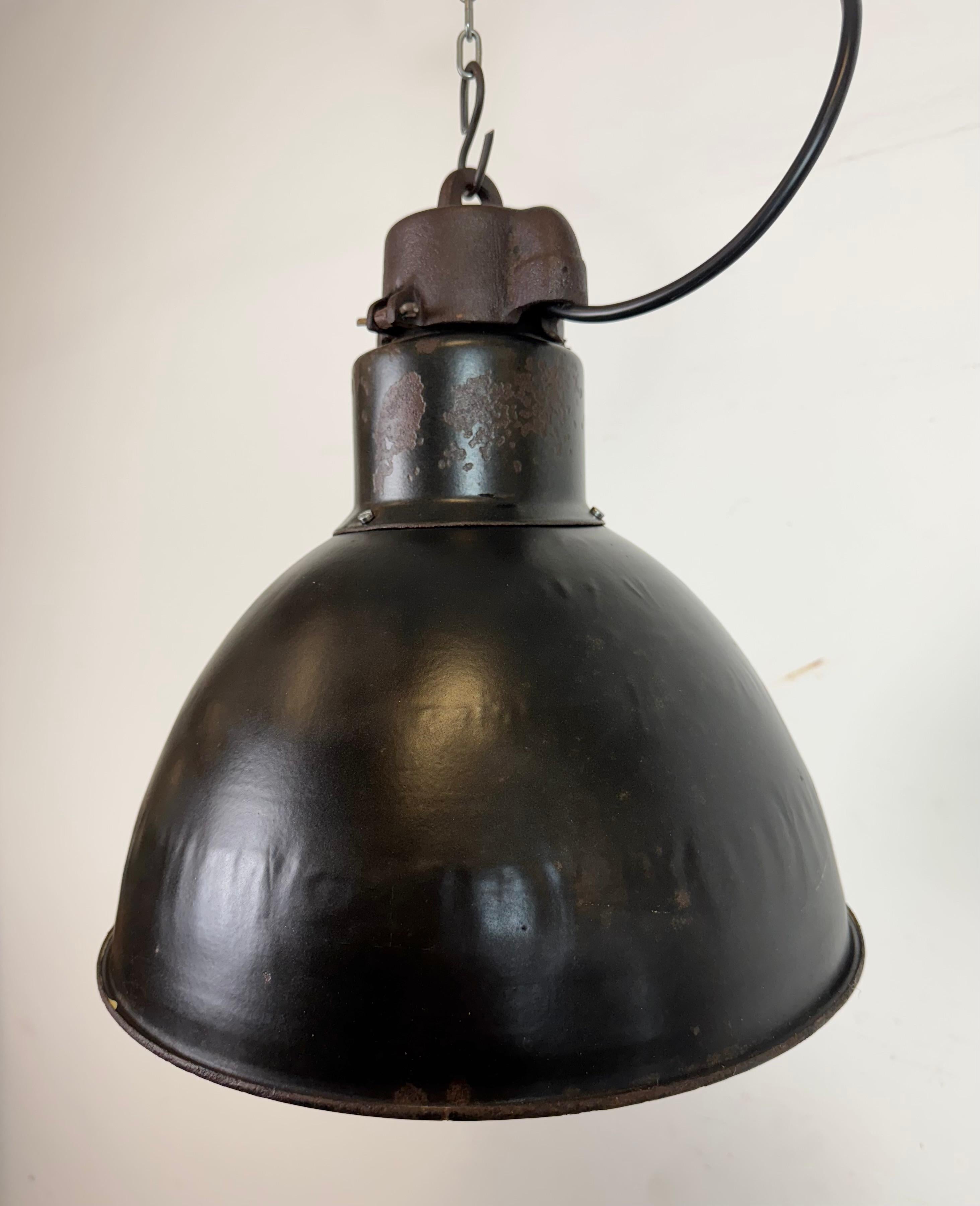 Industrial Bauhaus Black Enamel Pendant Light, 1930s For Sale 2