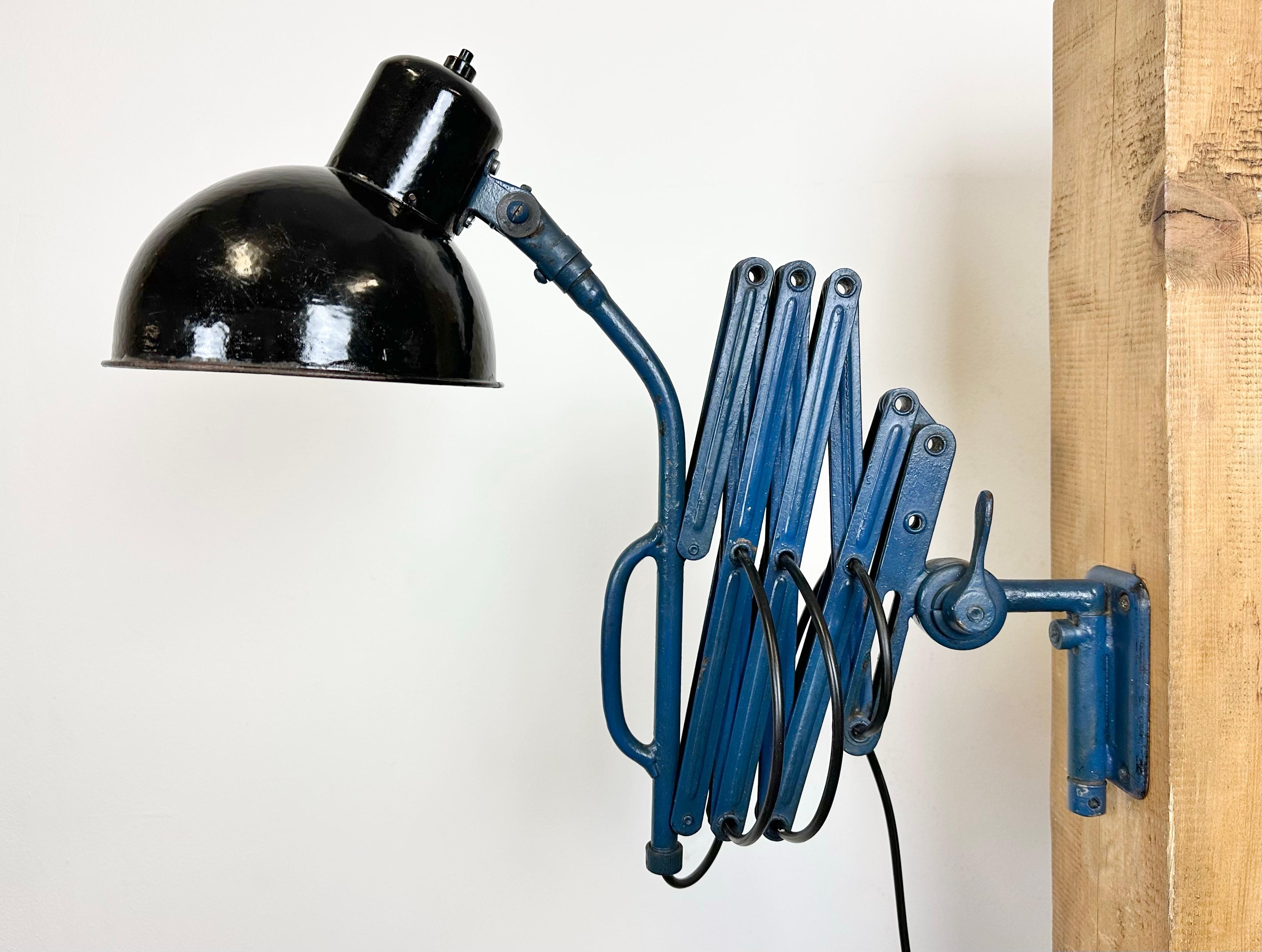 Industrial Bauhaus Black Enamel Scissor Wall Lamp, 1930s 3