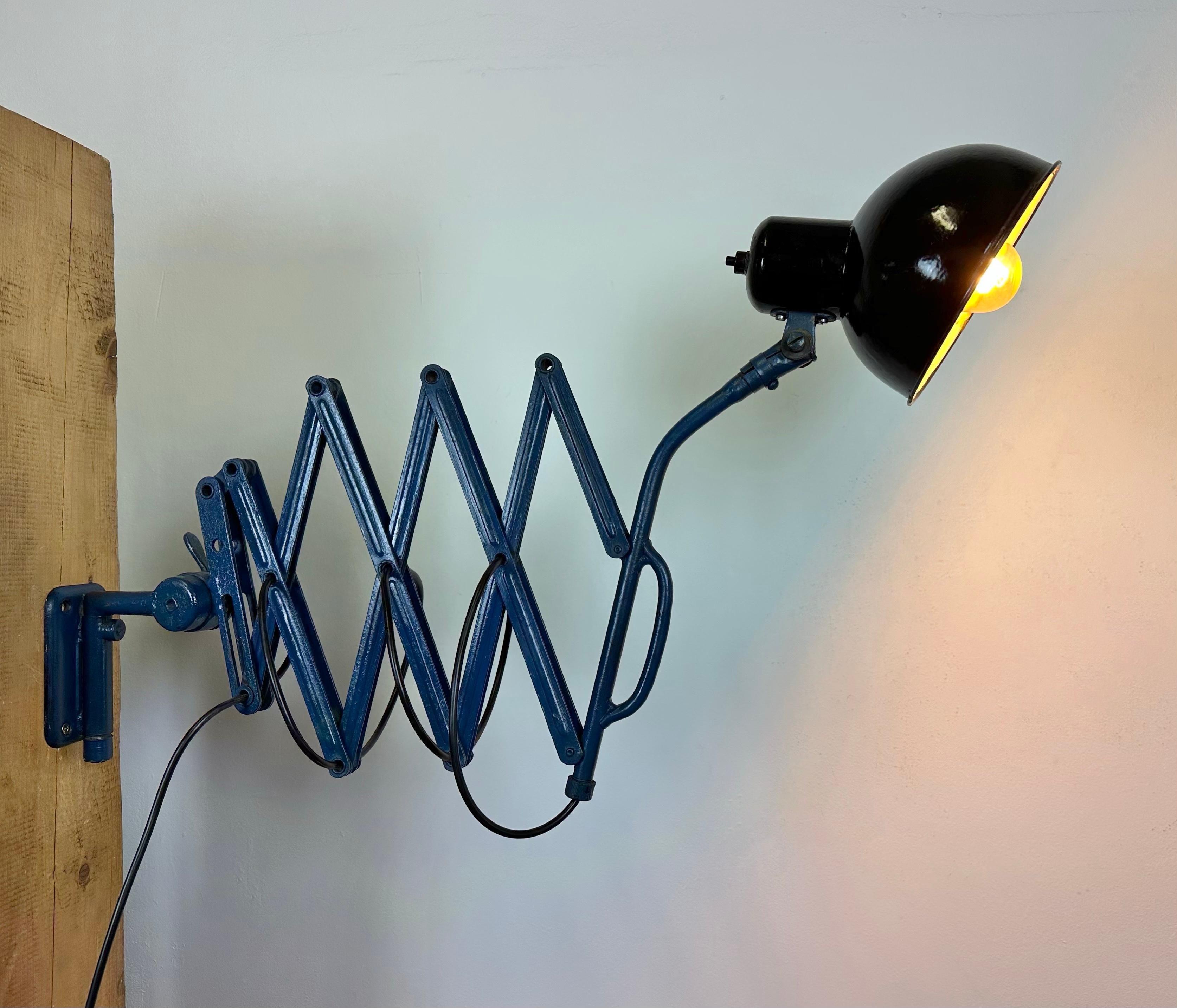 Industrial Bauhaus Black Enamel Scissor Wall Lamp, 1930s 10